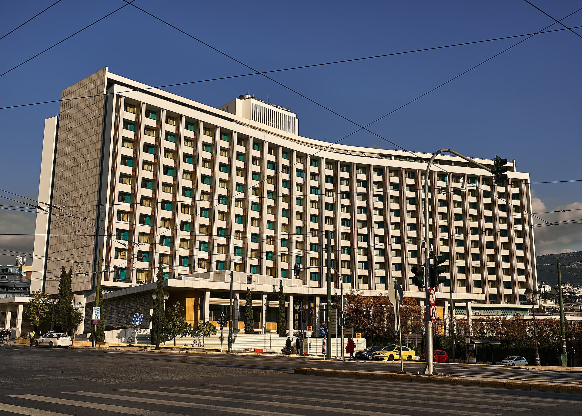 Hilton Athens (via Wikimedia Commons, CC BY-SA 4.0)