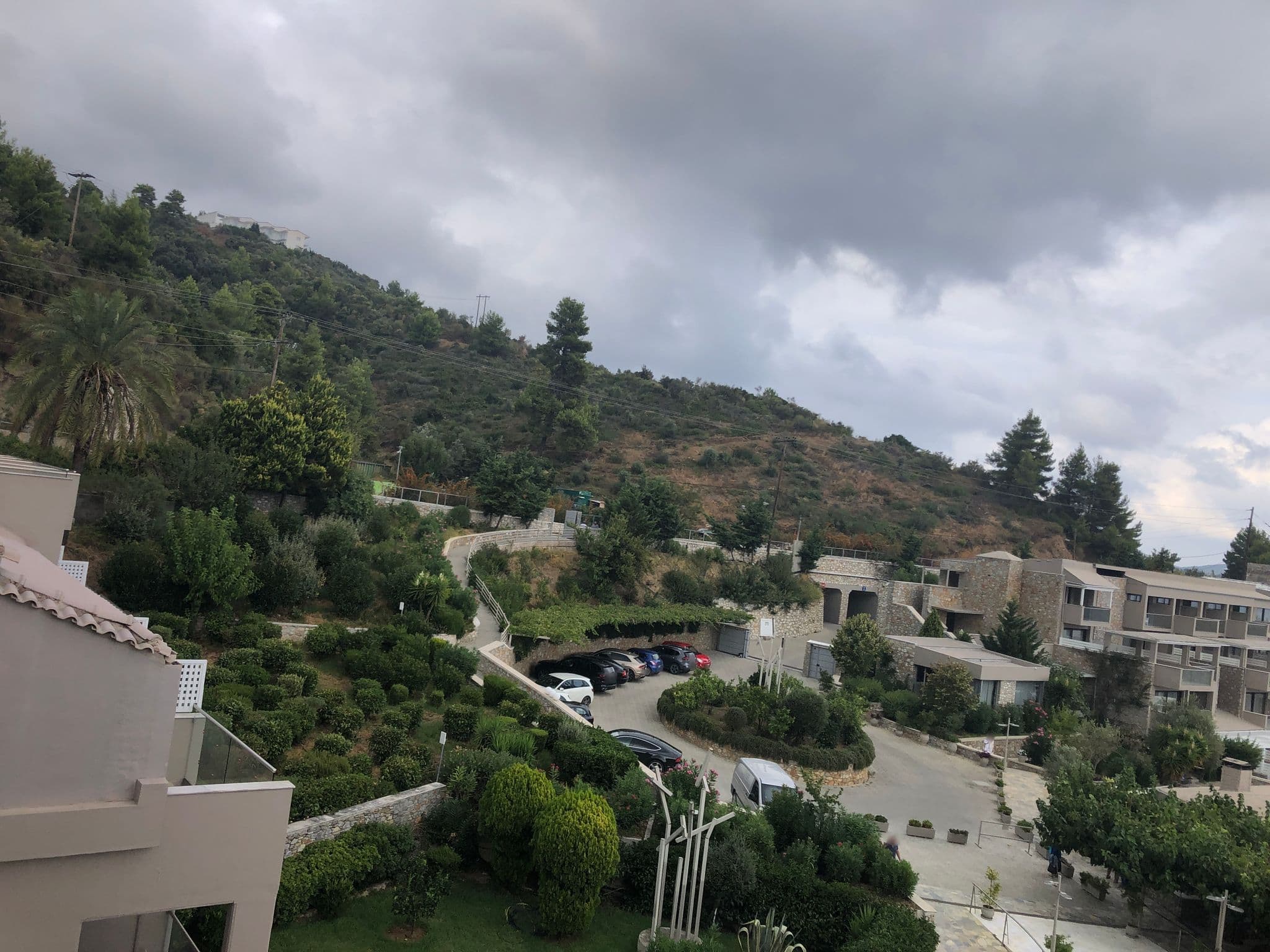 Street view near Kassandra Bay Russo-turisto, Skiáthos — © agko (CC BY-SA · Mapillary)