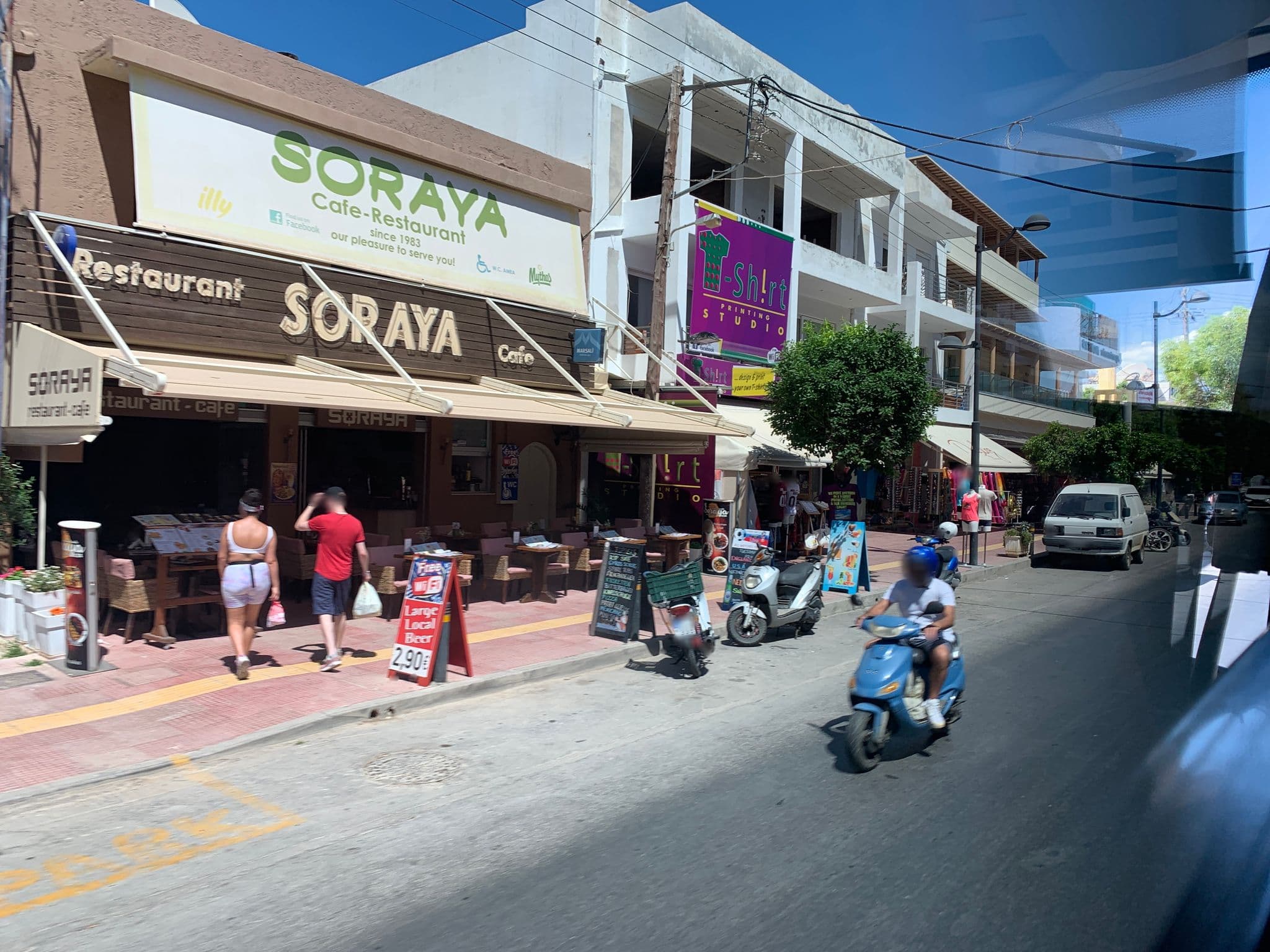 Street view near Velisarios Hotel, Limín Khersonísou — © chicc0 (CC BY-SA · Mapillary)