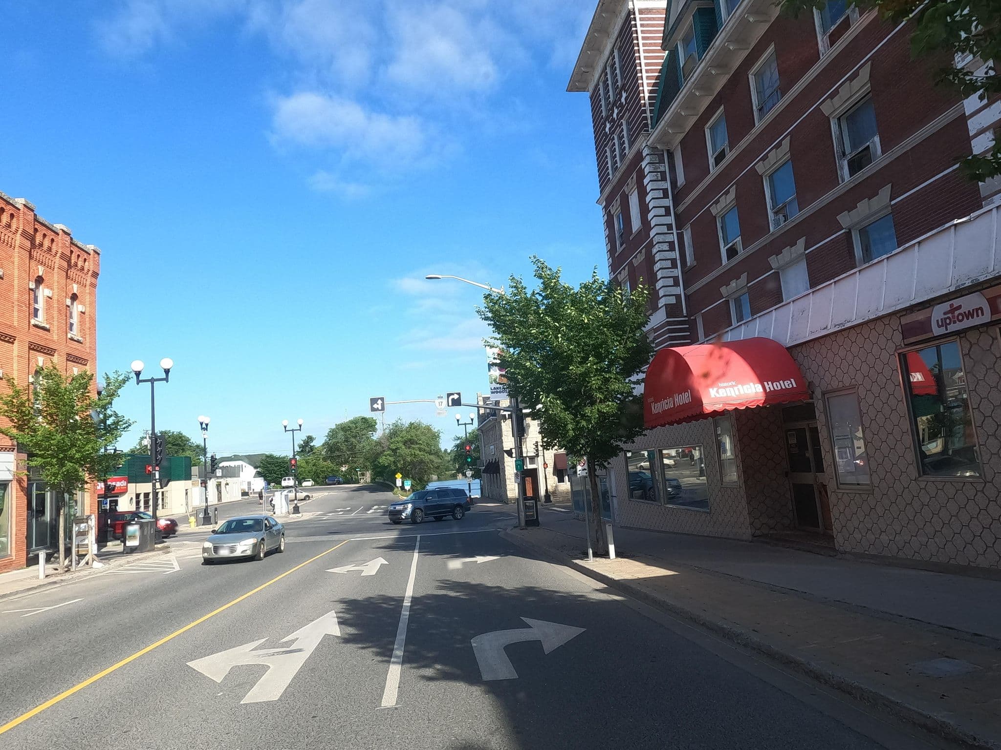 Street view near Kenricia Hotel, Kenora — © rps333 (CC BY-SA · Mapillary)