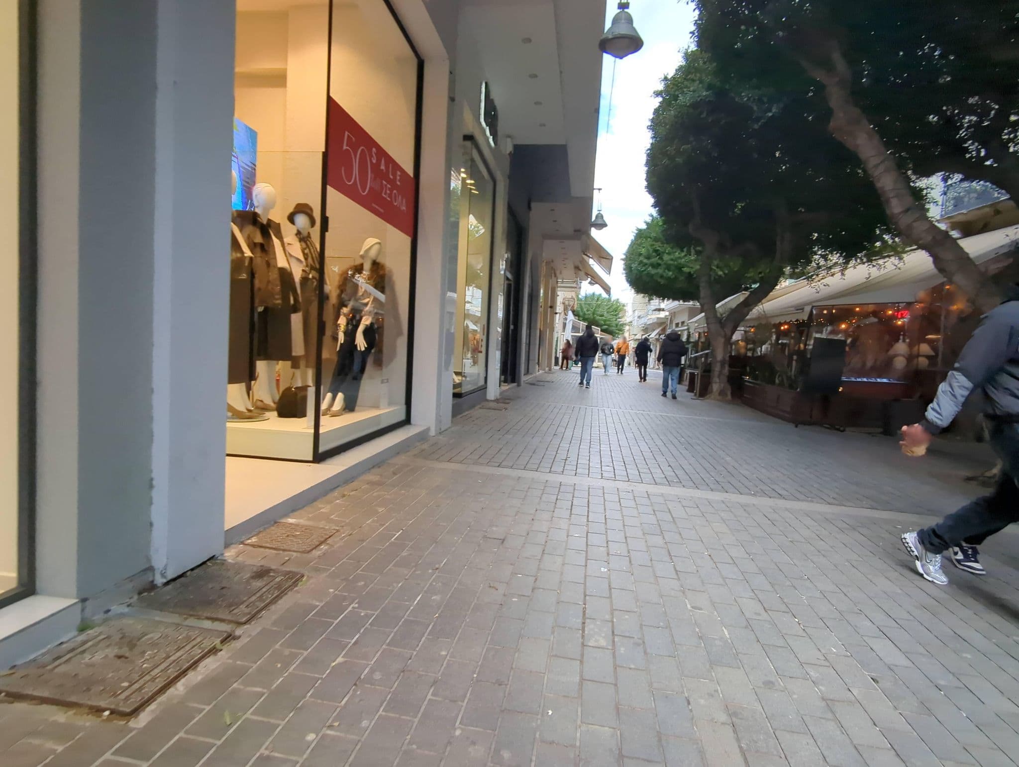 Street view near The Central Boutique Apartments, Irákleion — © miguel_andrade (CC BY-SA · Mapillary)