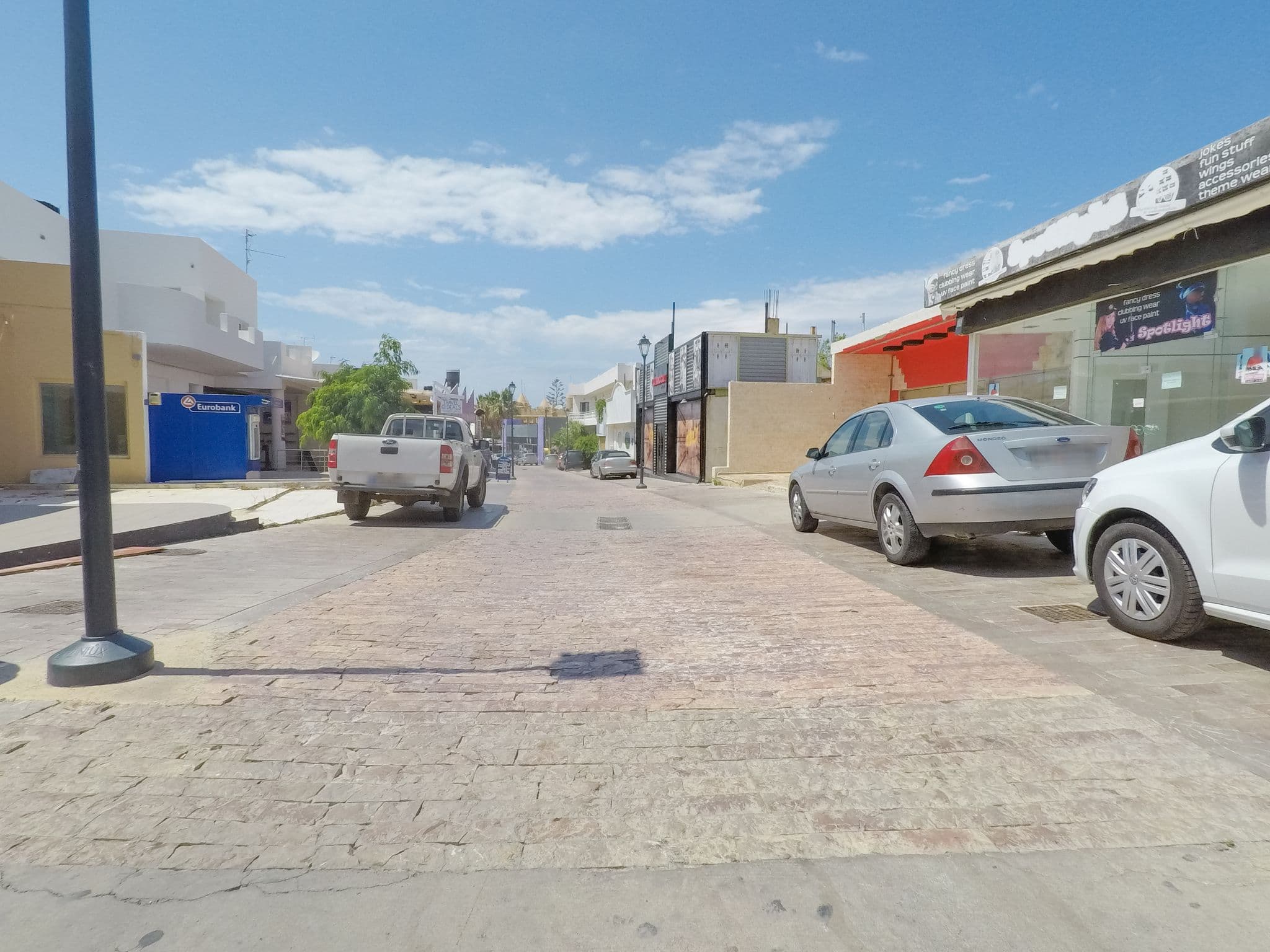 Street view near Odyssey, Mália — © esario (CC BY-SA · Mapillary)
