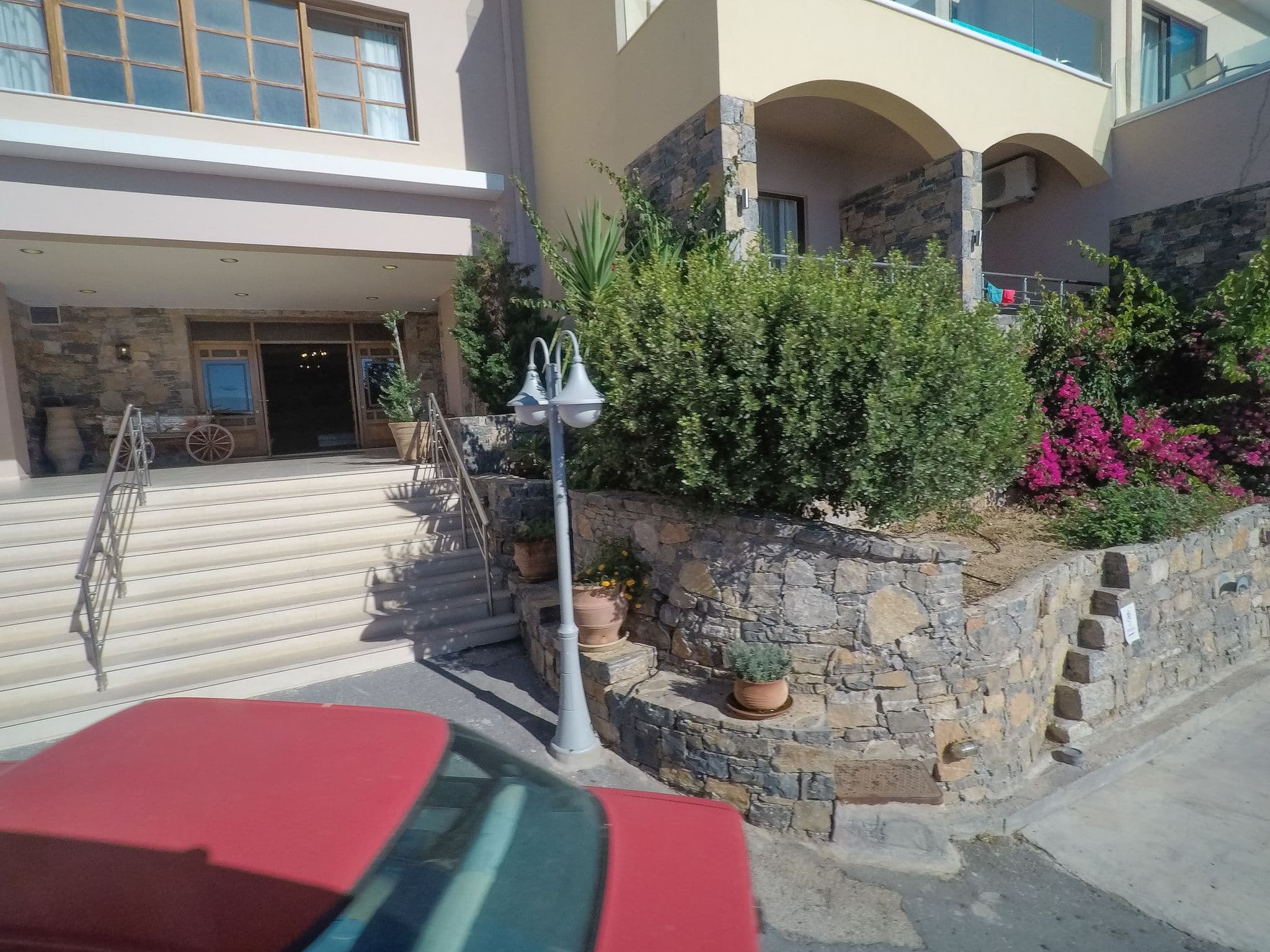 Street view near Miramare Luxury Villas & Suites, Ágios Nikólaos — © esario (CC BY-SA · Mapillary)