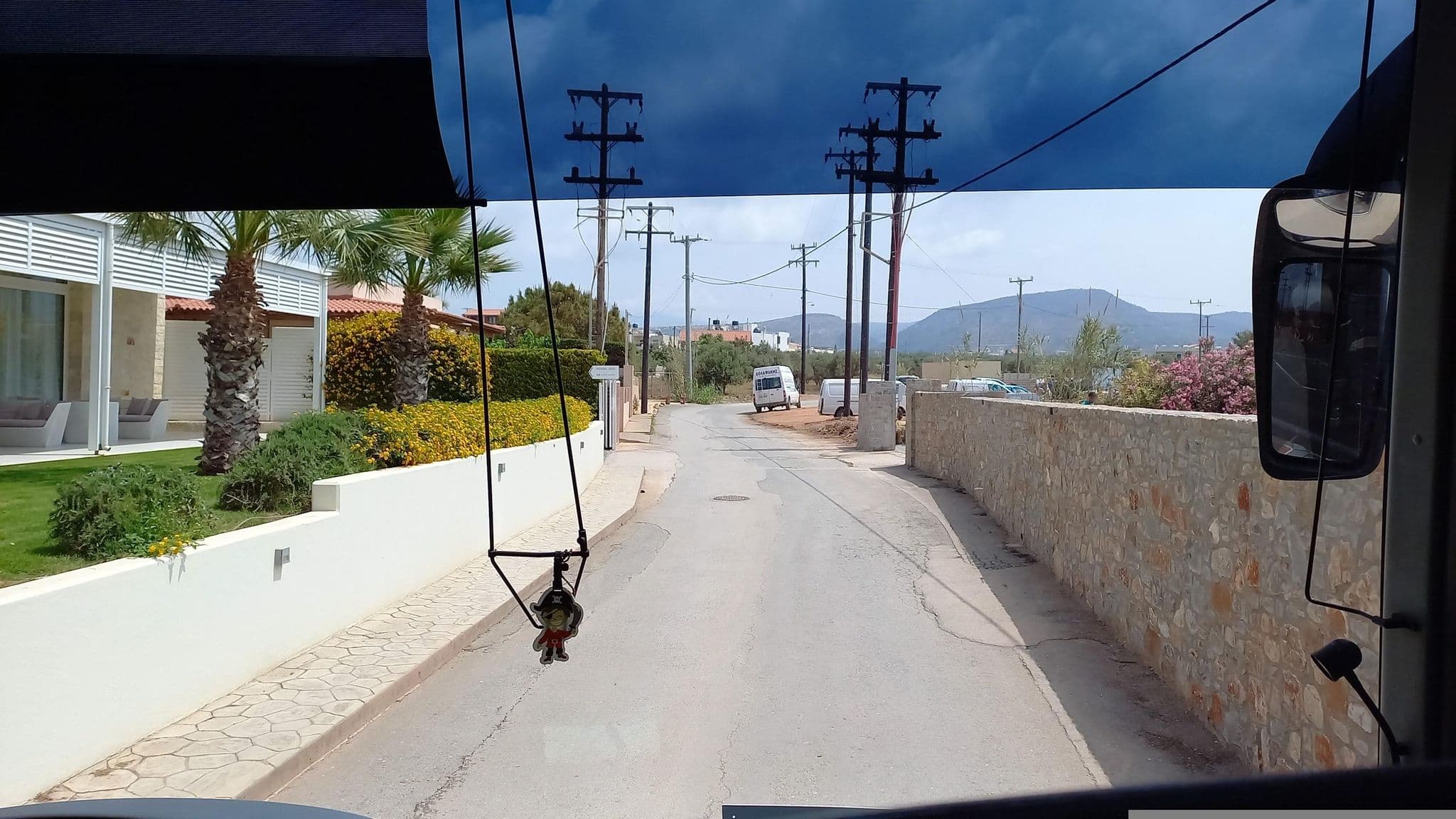 Street view near Senseana Seaside Resort And Spa, Káto Goúves — © ryhk (CC BY-SA · Mapillary)
