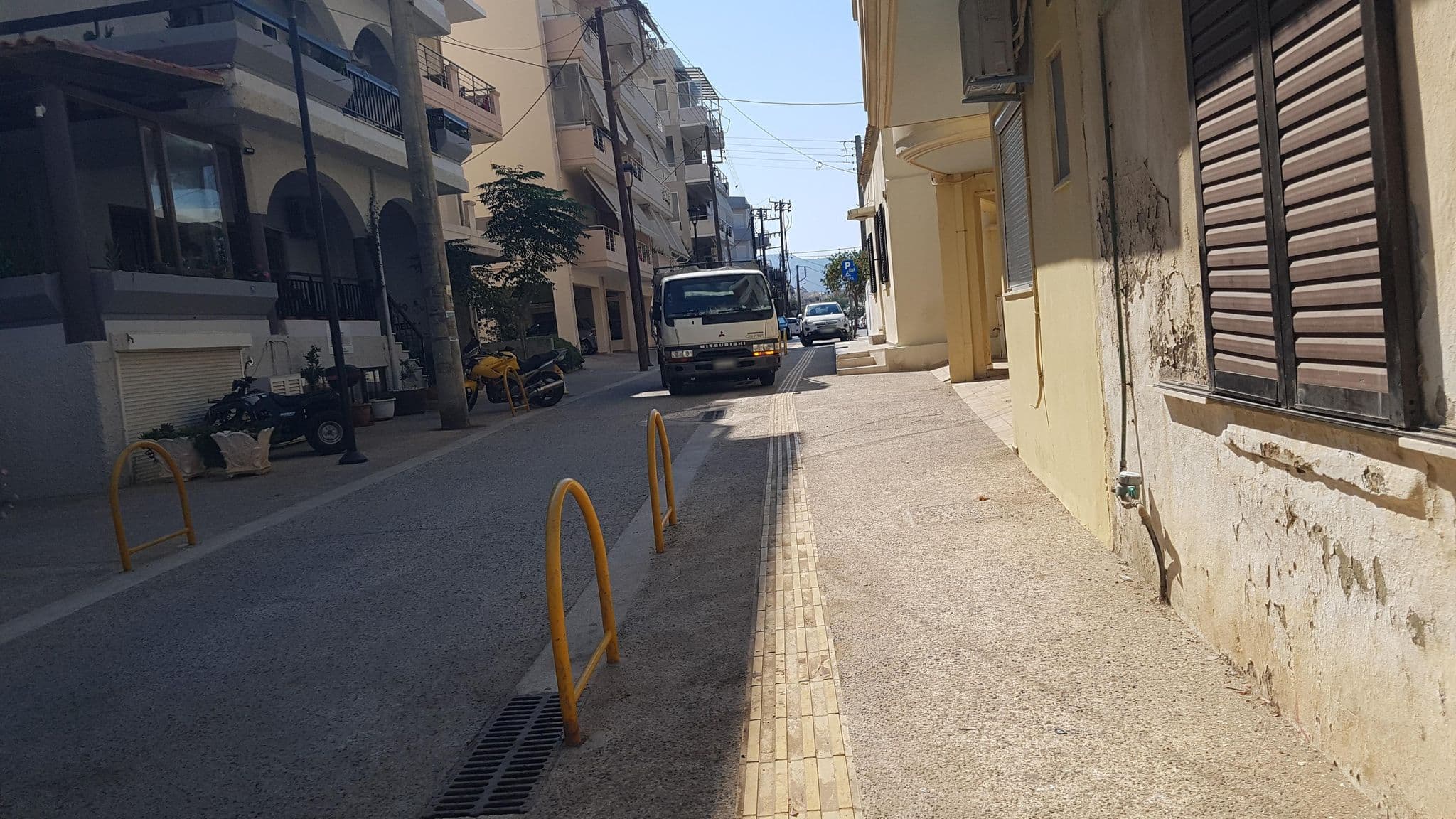 Street view near Magia Appartments, Chaniá — © dsmm (CC BY-SA · Mapillary)