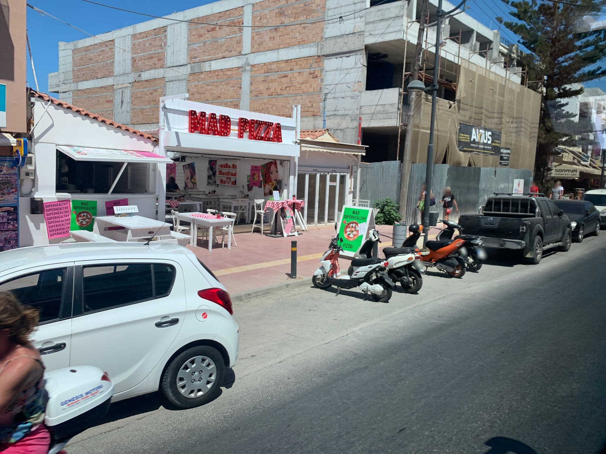 Street view near ARMAVA Hotel, Limín Khersonísou — © chicc0 (CC BY-SA · Mapillary)