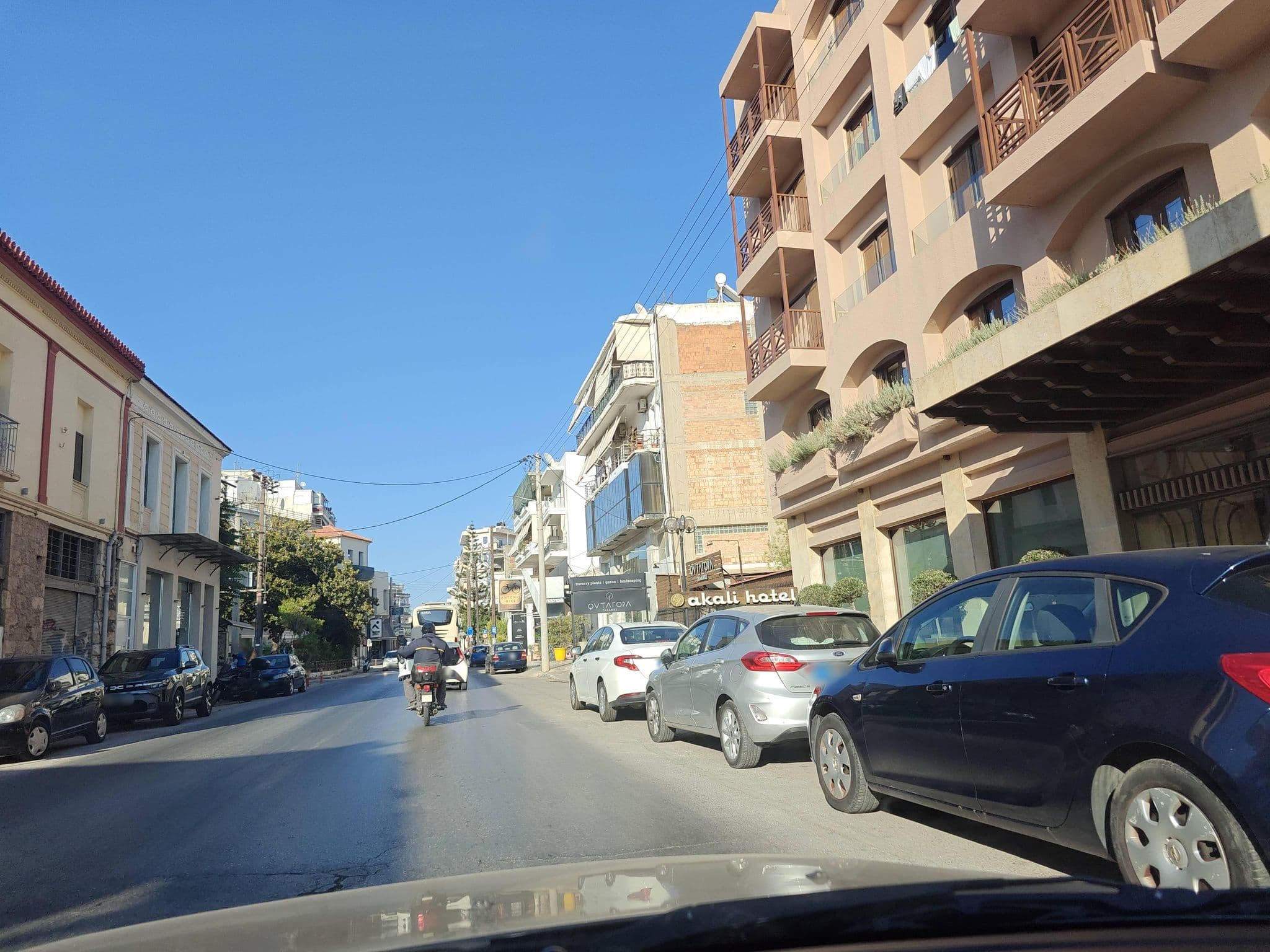 Street view near Civitel Akali Hotel, Chaniá — © grkpete (CC BY-SA · Mapillary)