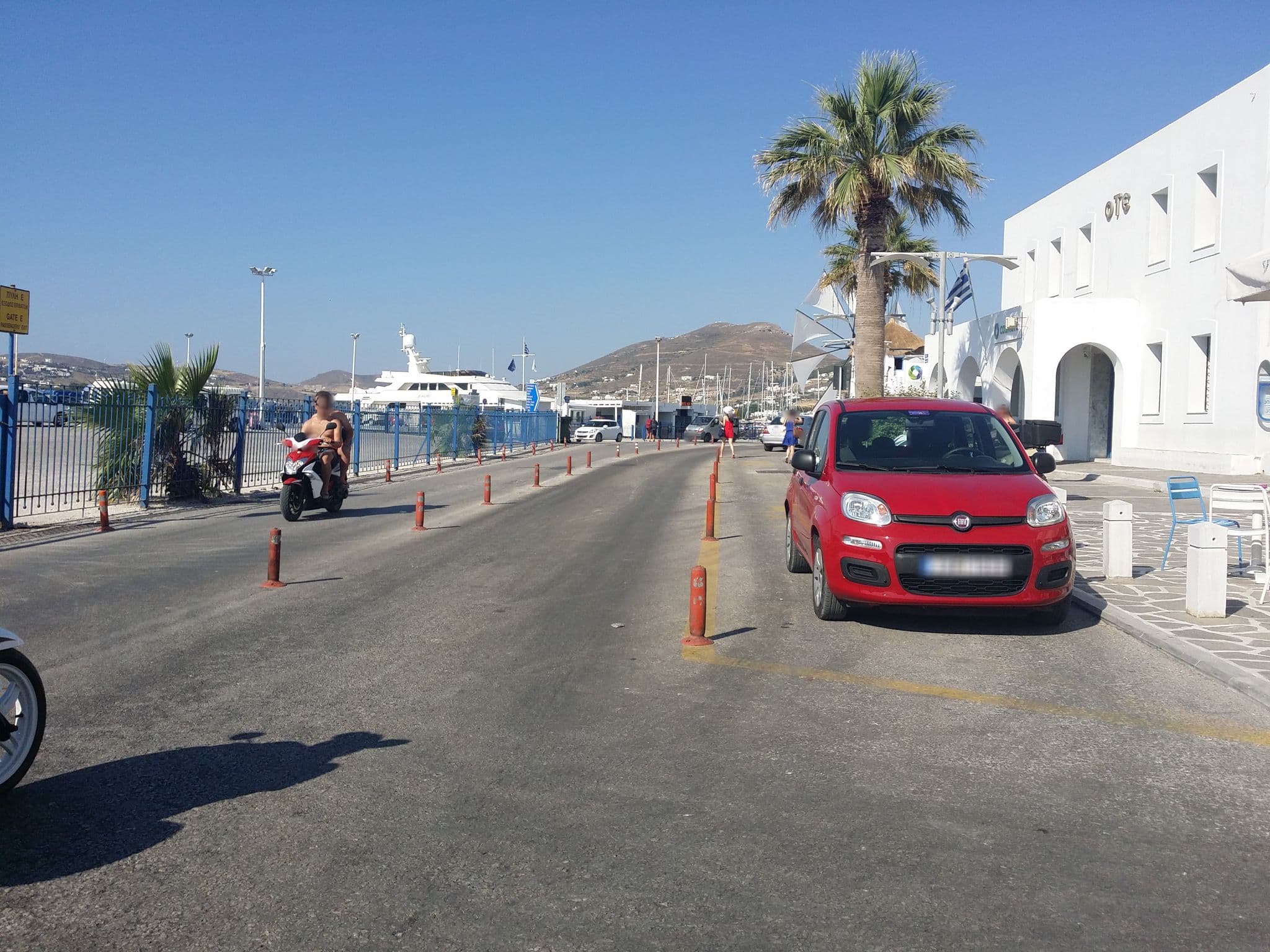 Street view near Ξενοδοχειο Πωλοσ, Páros — © pppetros (CC BY-SA · Mapillary)