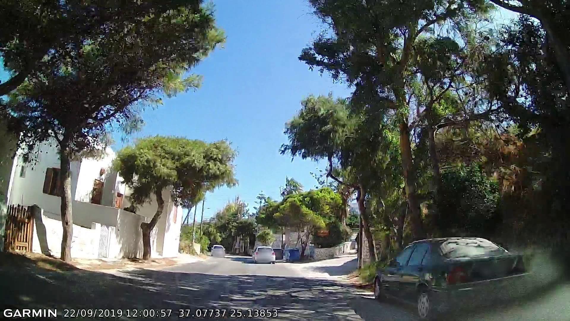 Street view near Parea Paros, Páros — © pppetros (CC BY-SA · Mapillary)