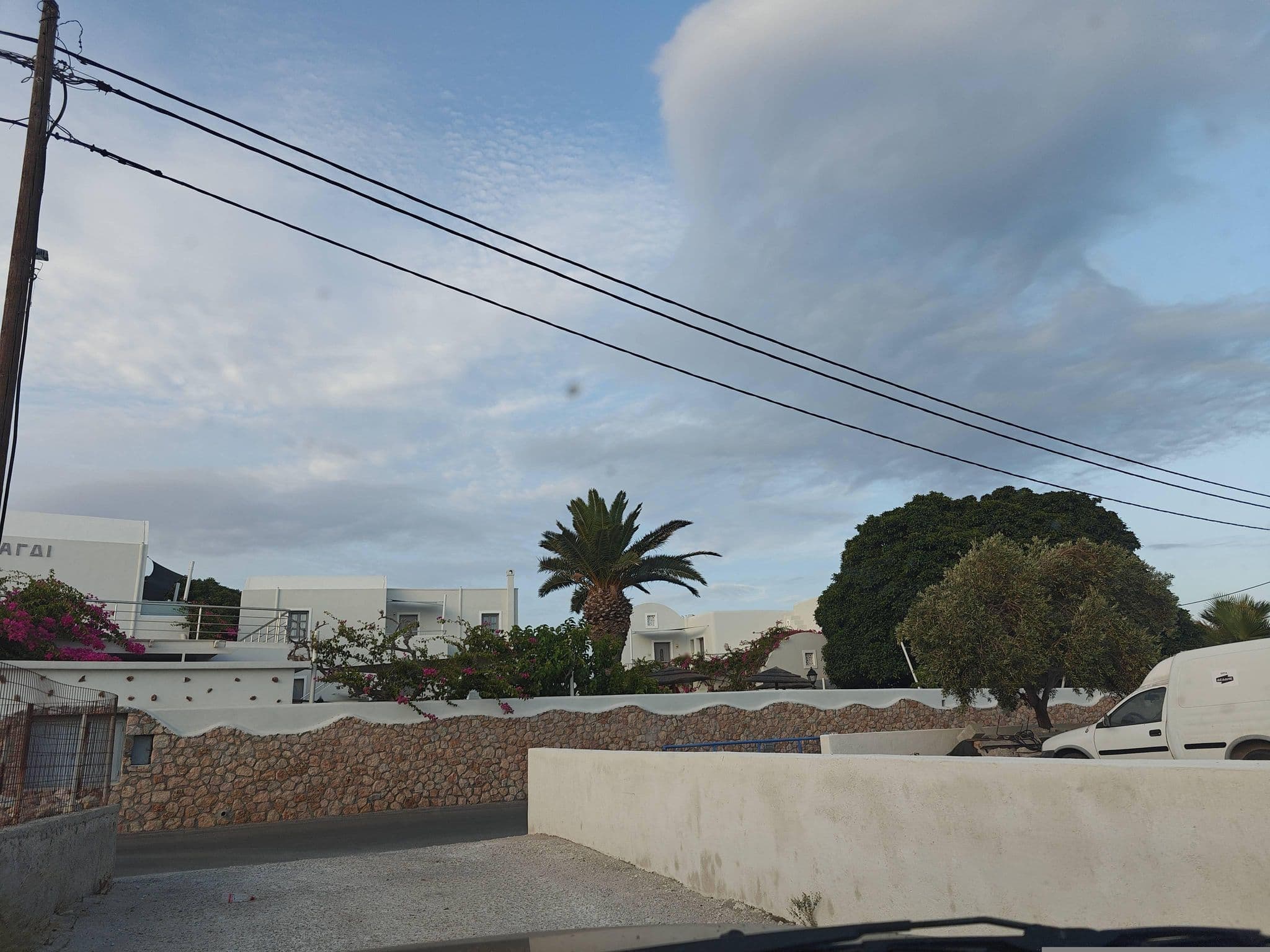 Street view near Smaragdi Hotel, Emporeío — © grkpete (CC BY-SA · Mapillary)