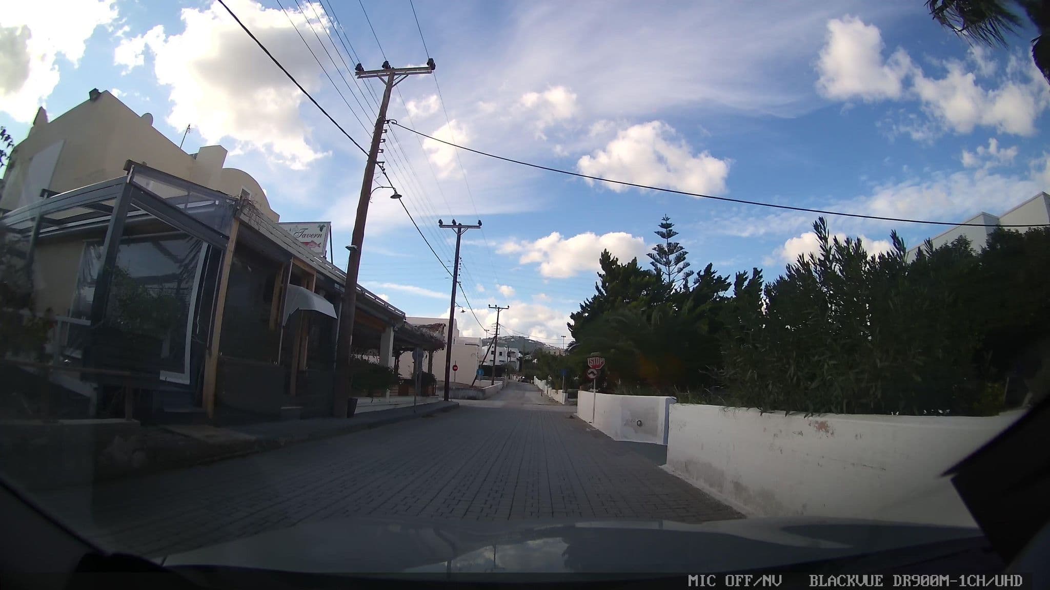 Street view near Hippocampus Hotel, Emporeío — © jthnz (CC BY-SA · Mapillary)
