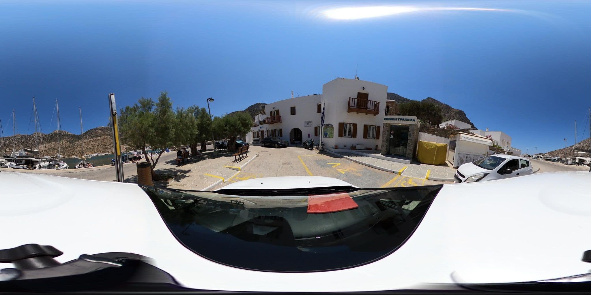 Street view near froudi enoikiazomena dwmatia, Adámas — © katagrafes (CC BY-SA · Mapillary)