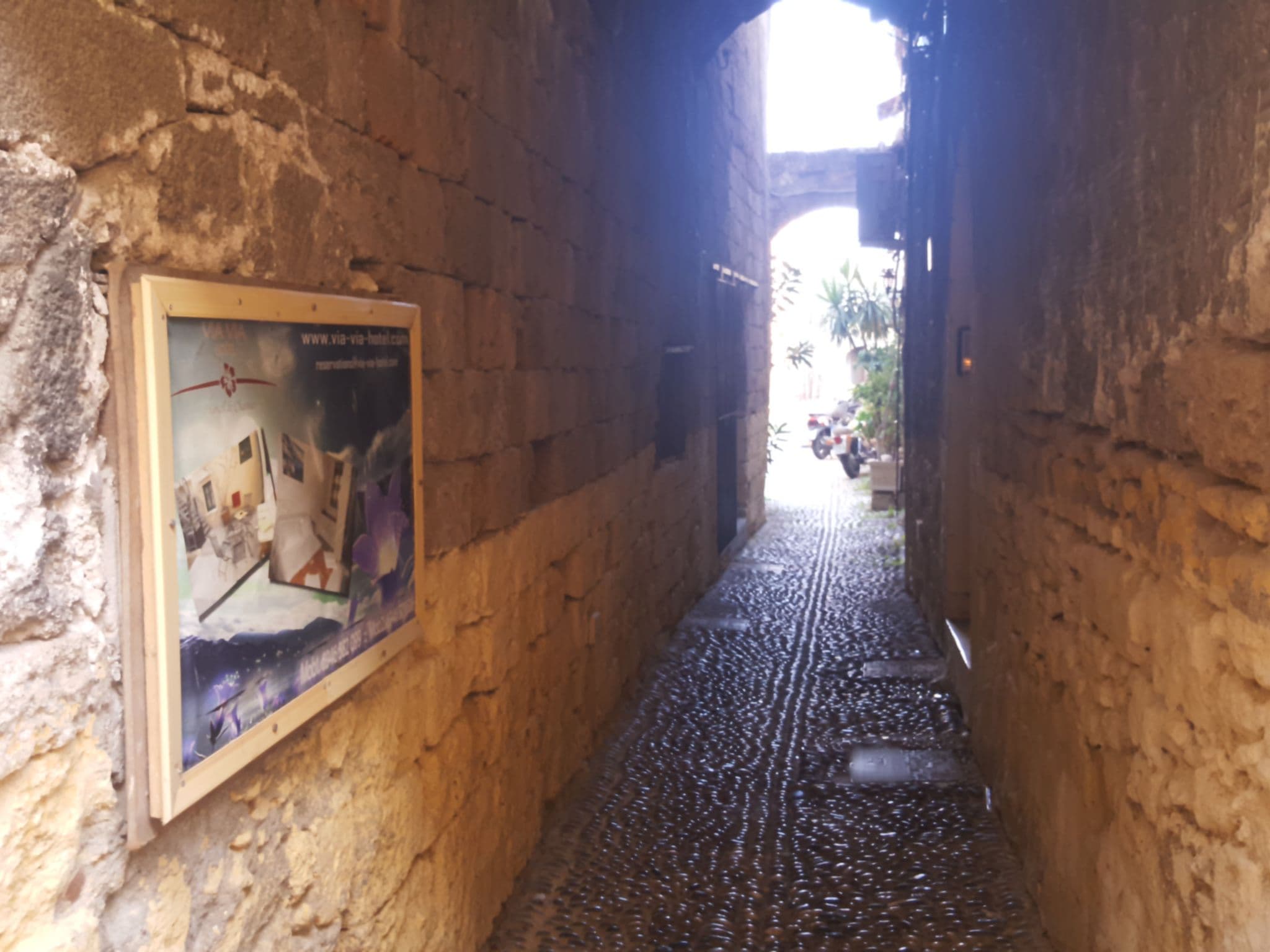 Street view near Via Via Hotel, Ródos — © hakan (CC BY-SA · Mapillary)