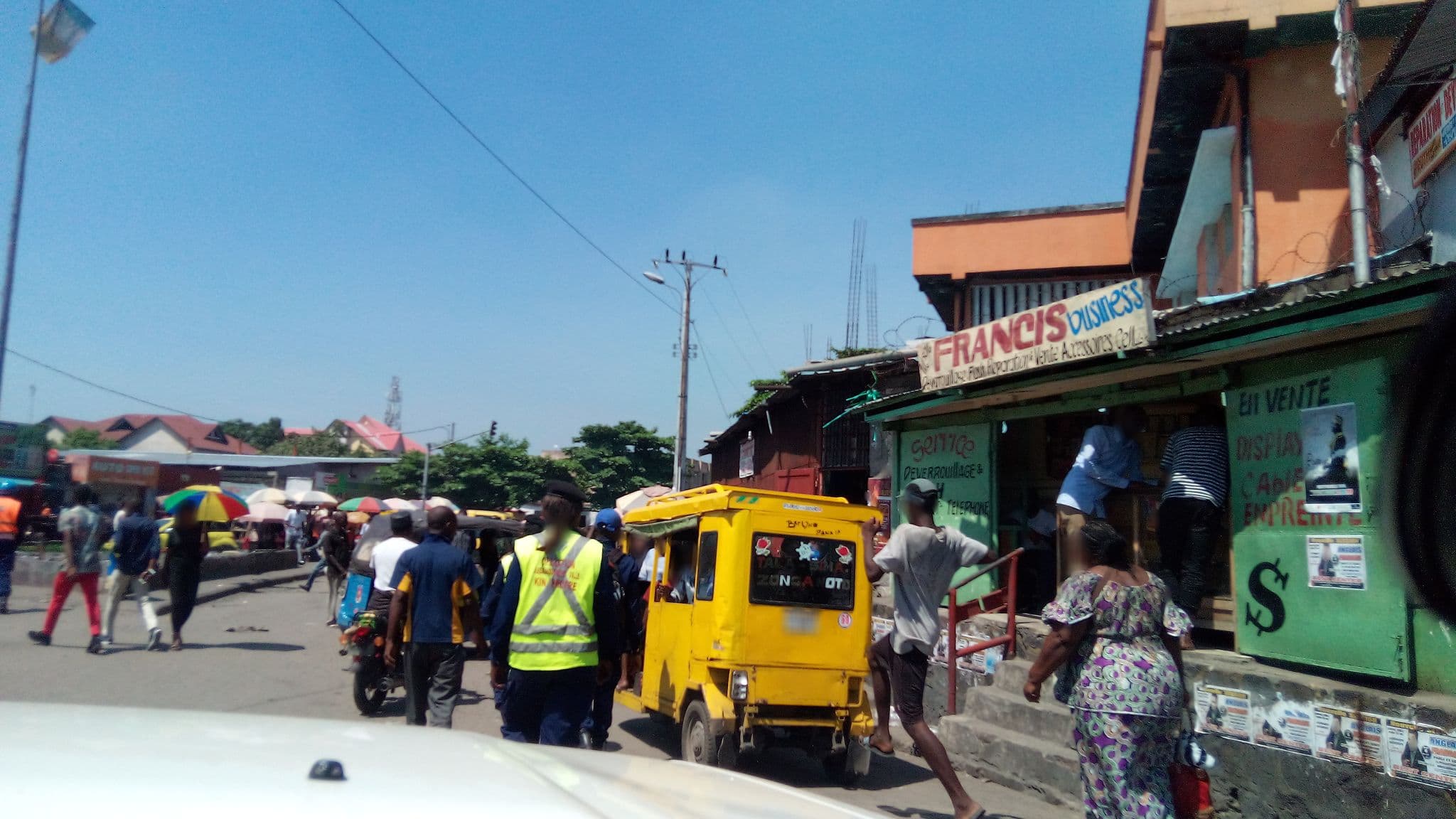 Street view near Super Lemba, Kinshasa