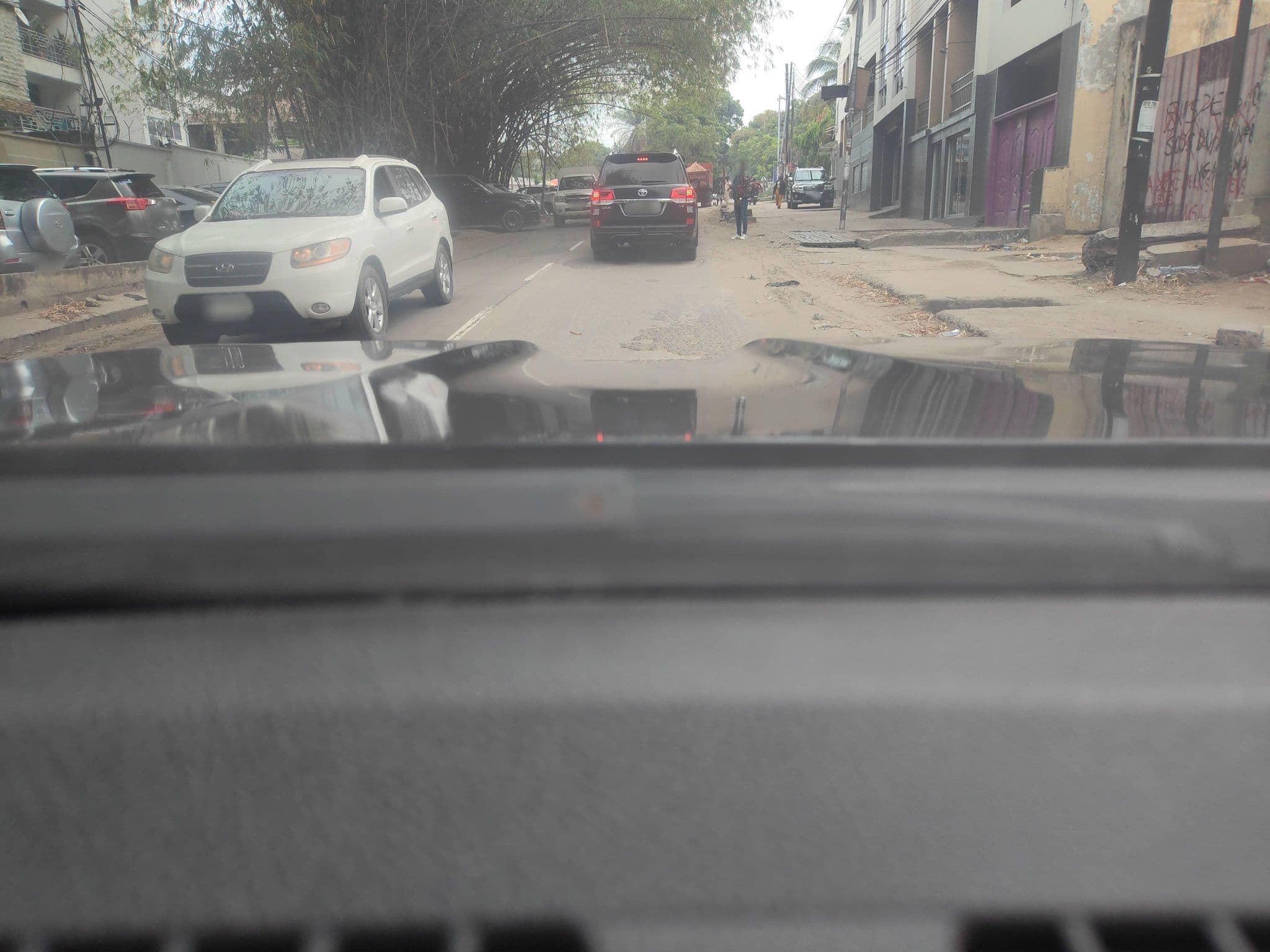 Street view near Mukina Inn, Kinshasa
