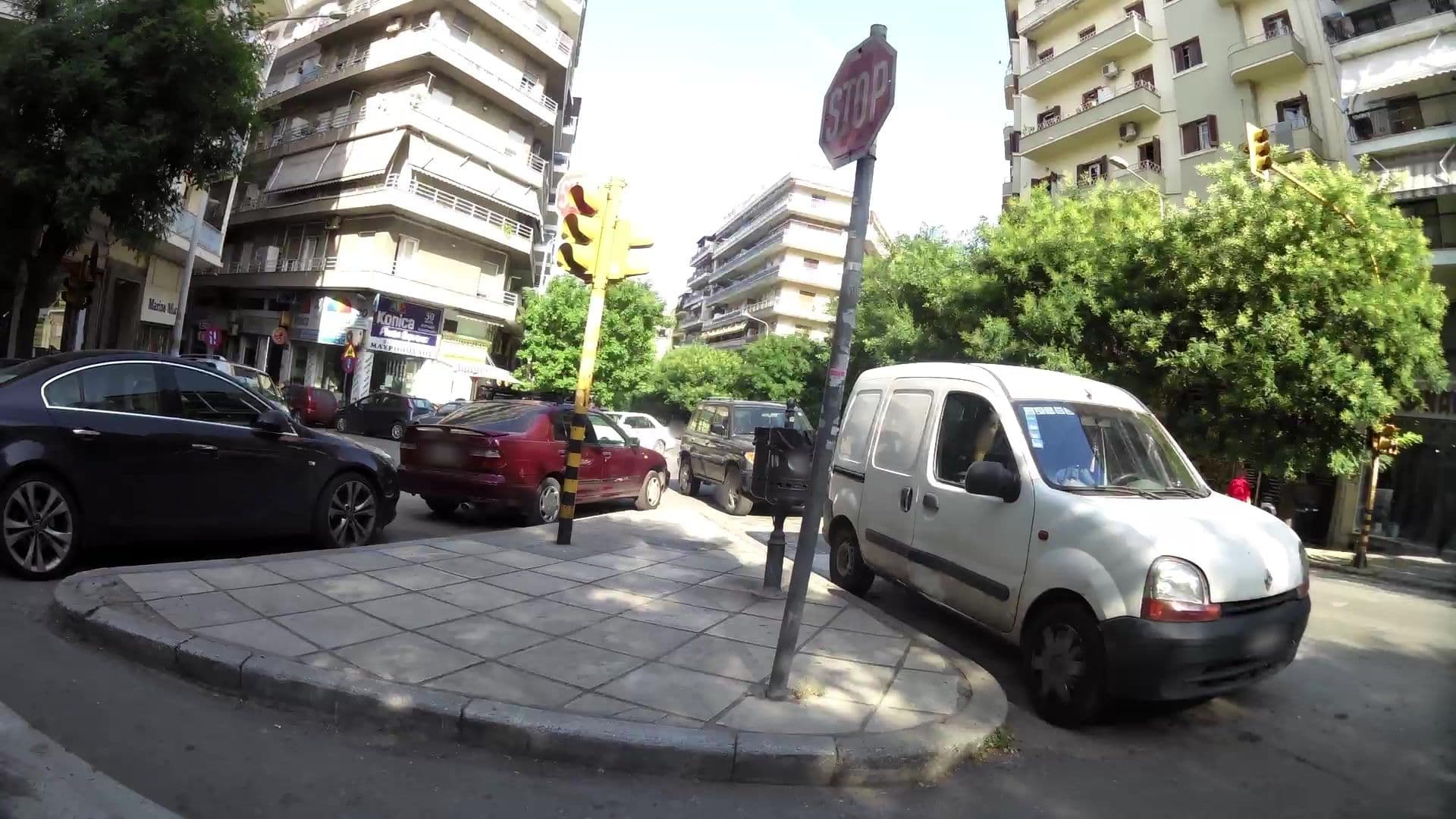 Street view near Olympou Residence, Thessaloníki — © kaartcam (CC BY-SA · Mapillary)