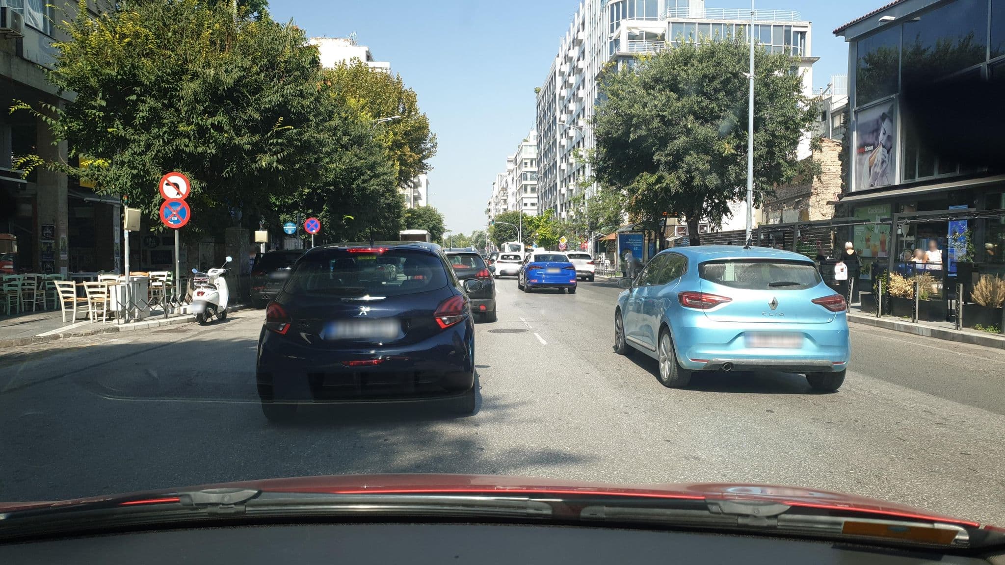 Street view near NYX, Thessaloníki — © yannakis (CC BY-SA · Mapillary)