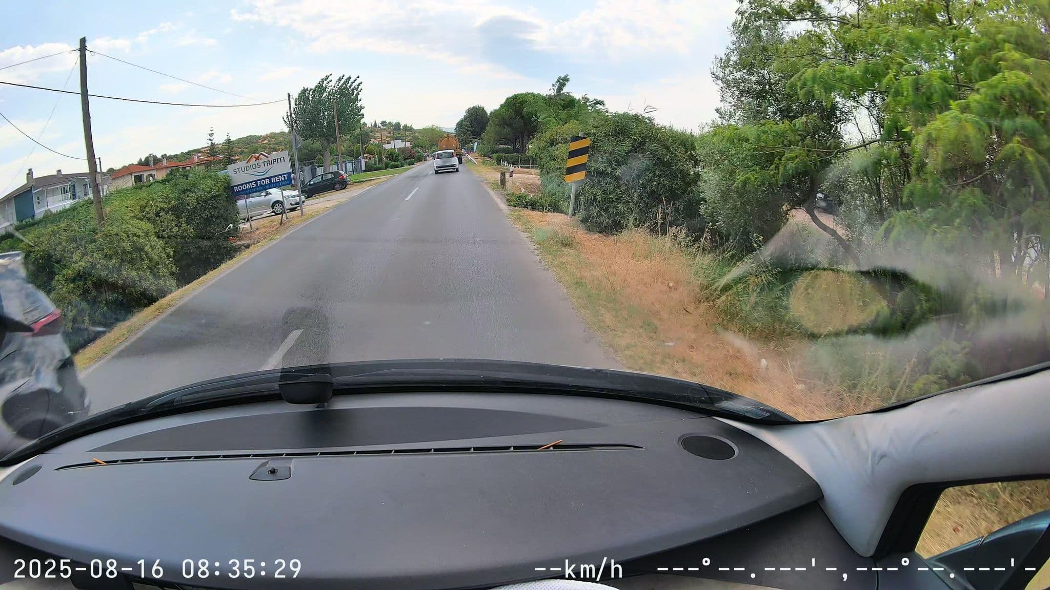 Street view near Studios Tripiti, Néa Róda — © sm4rk0 (CC BY-SA · Mapillary)