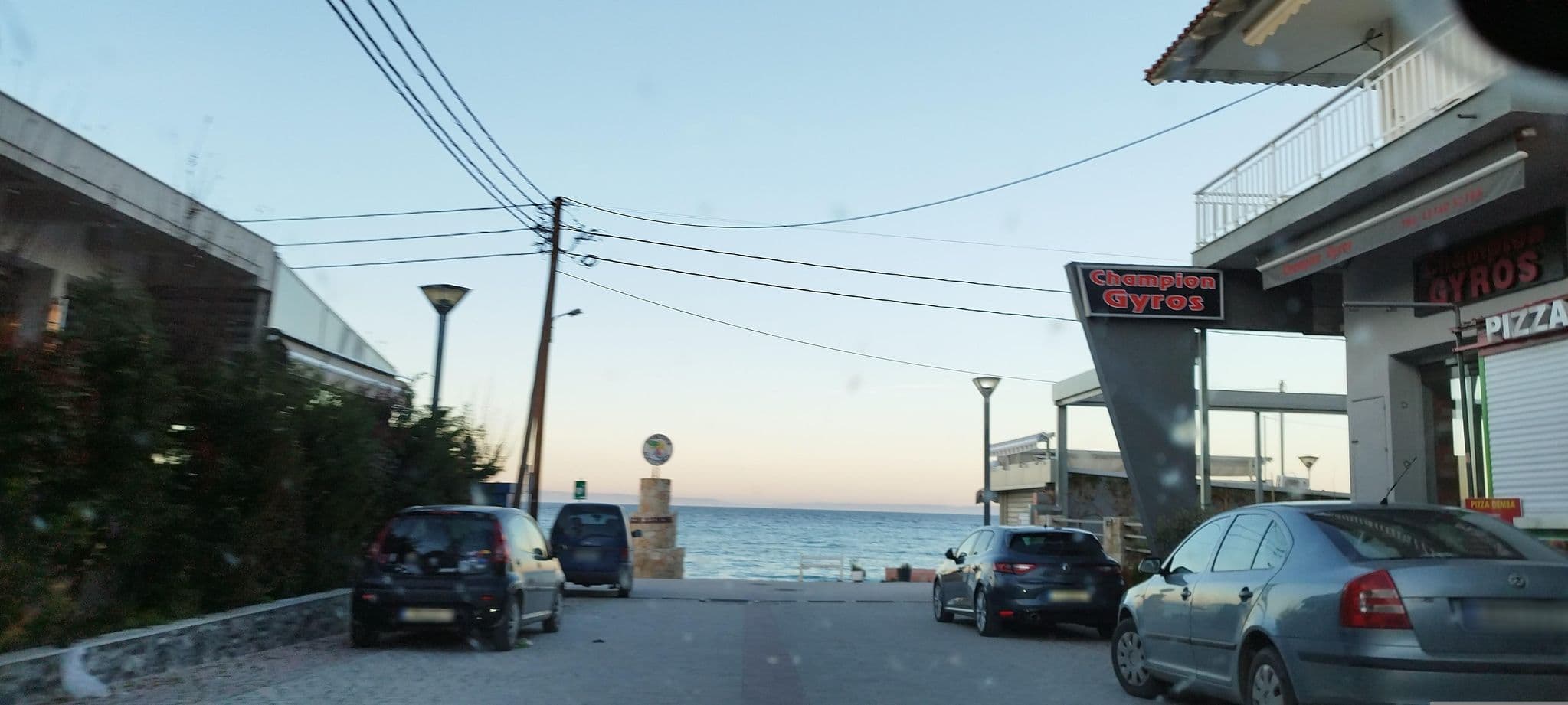Street view near Alkionides Apartments, Políkhronon — © neau (CC BY-SA · Mapillary)