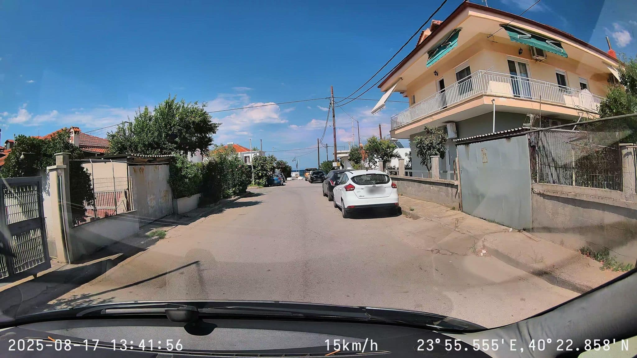 Street view near Eleni Valsami Studio, Néa Róda — © sm4rk0 (CC BY-SA · Mapillary)