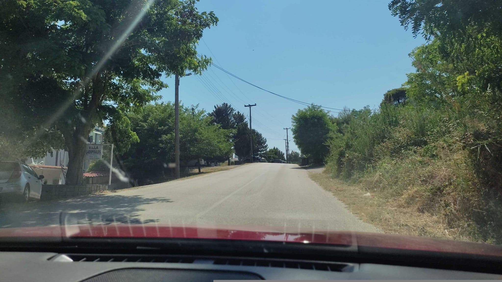 Street view near Villa ladopoulos, Kassándreia — © neau (CC BY-SA · Mapillary)