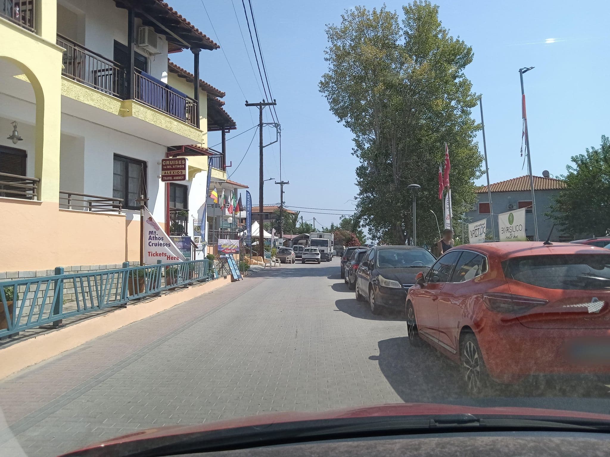 Street view near Archontariki Studios, Níkiti — © nglf (CC BY-SA · Mapillary)