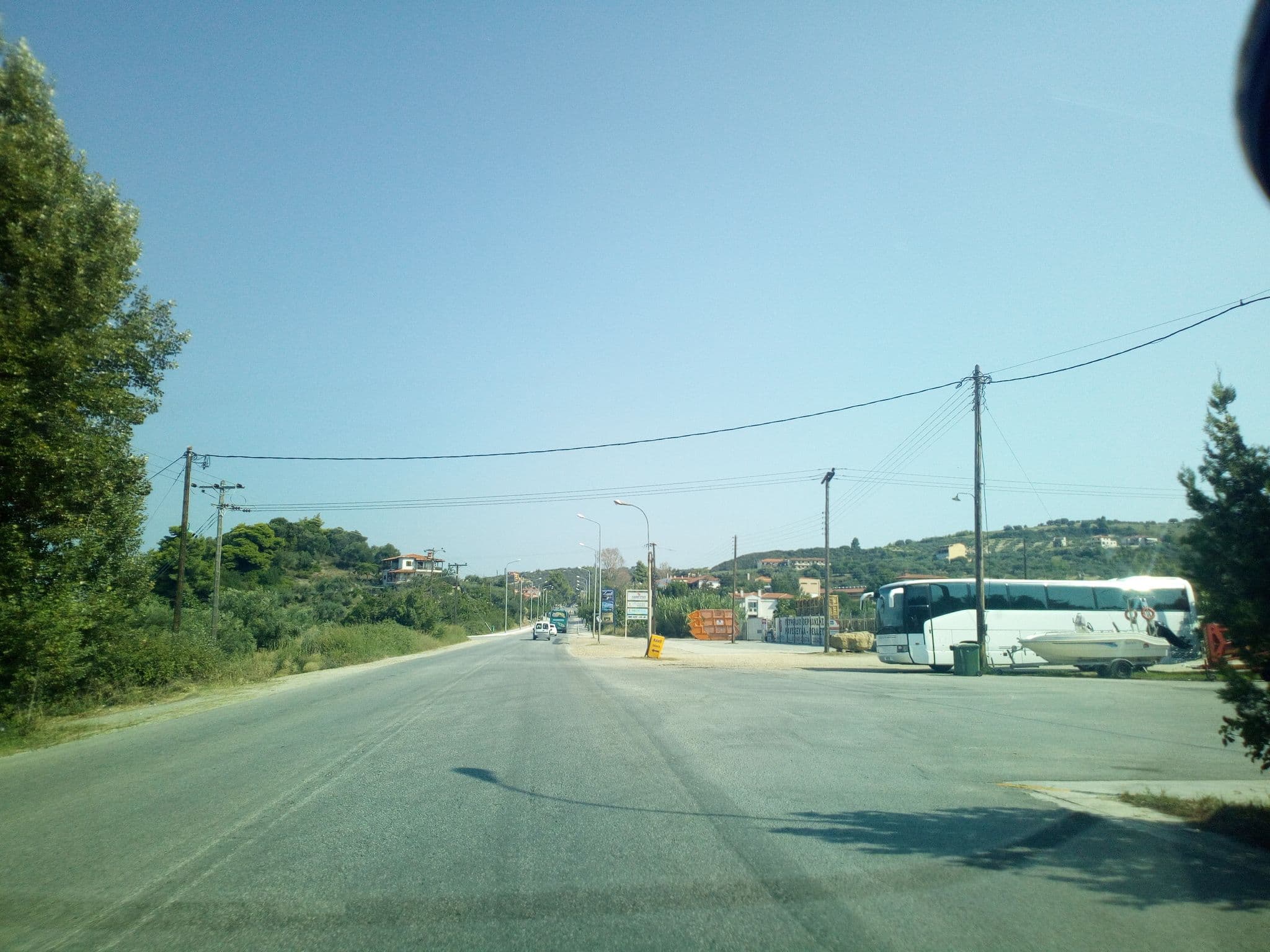 Street view near The 8 Suites, Políkhronon — © skarmoutsosv (CC BY-SA · Mapillary)
