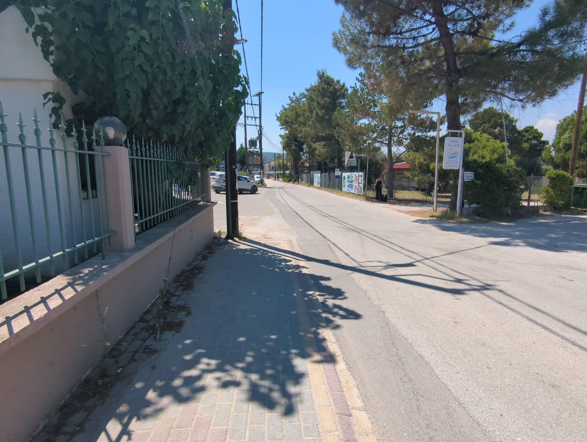 Street view near Maria Village, Néos Marmarás — © tr_ck3em (CC BY-SA · Mapillary)