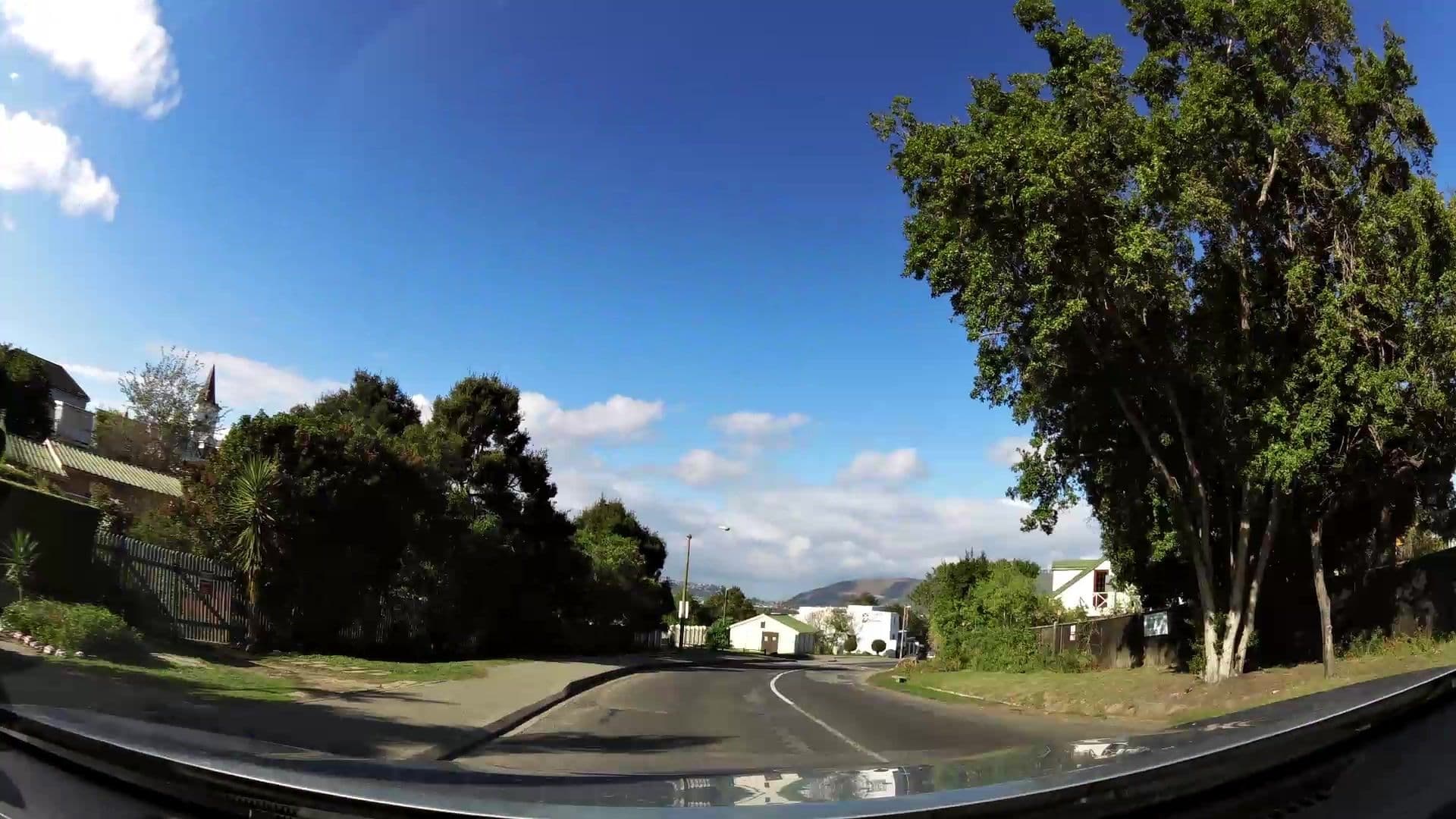 Street view near Bond Lodge B&B, Knysna — © kaartcam (CC BY-SA · Mapillary)
