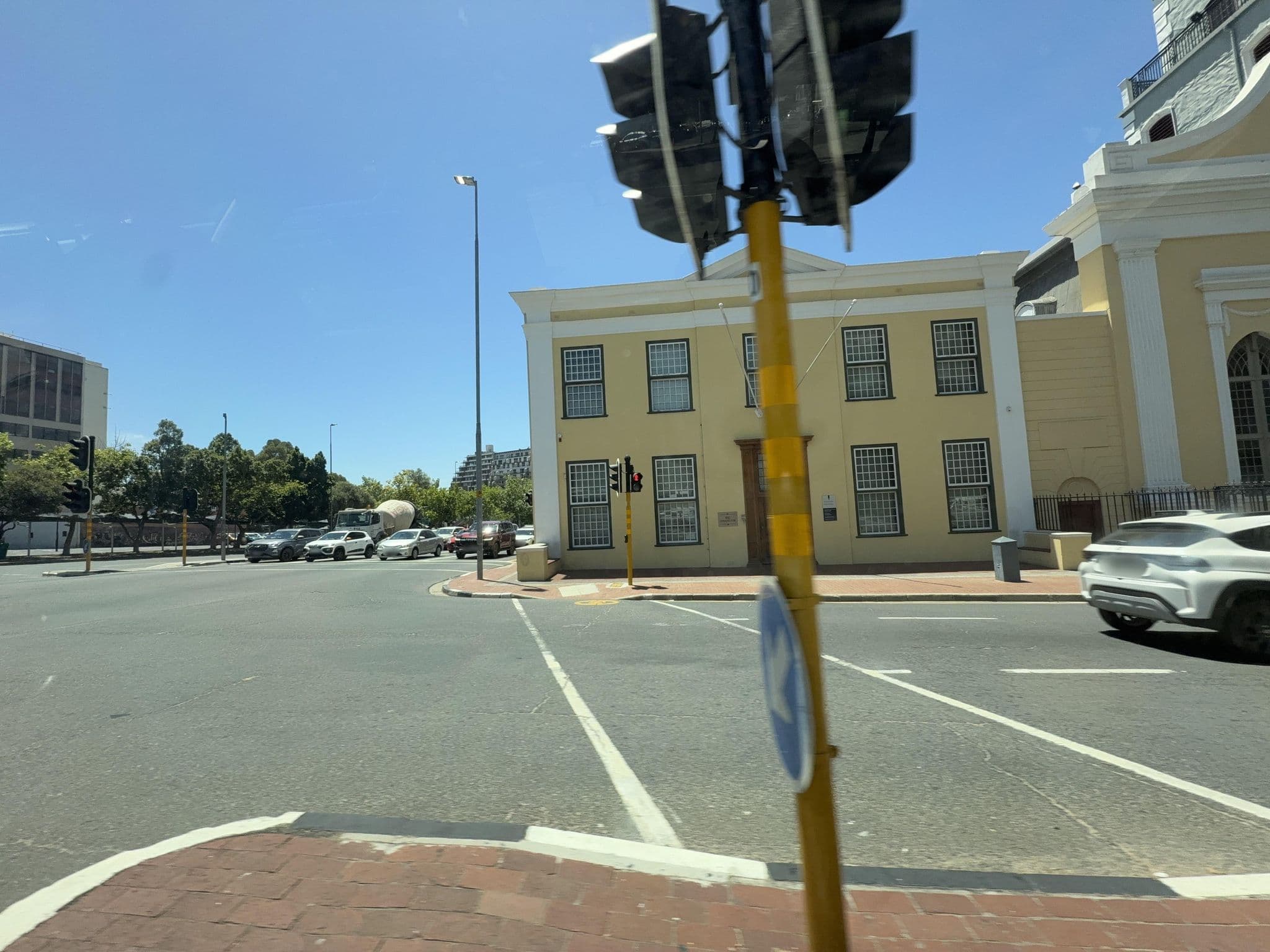 Street view near Sun Square Hotel, Cape Town — © mawutor (CC BY-SA · Mapillary)