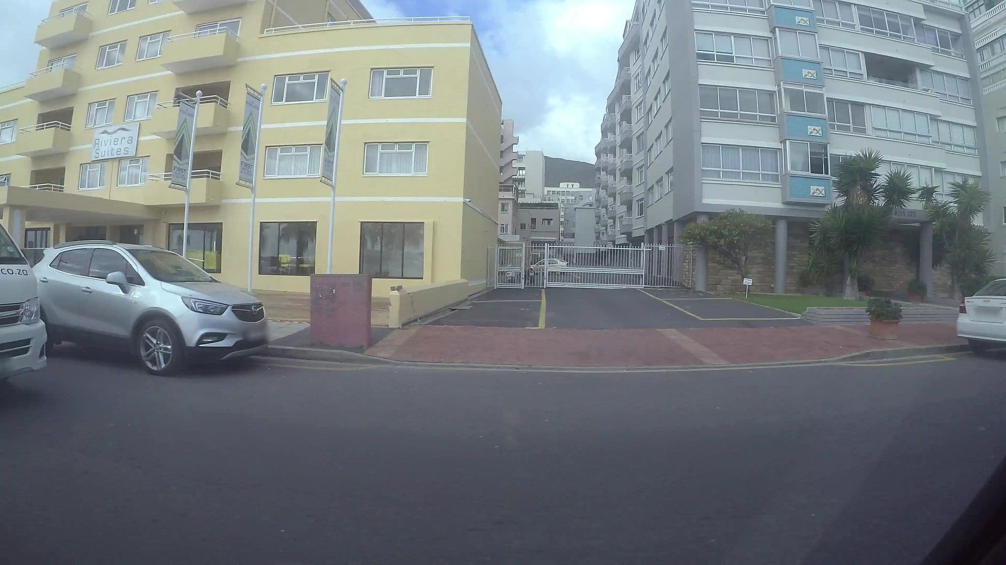 Street view near Perfect Beachfront Apartments, Cape Town — © kaart_3 (CC BY-SA · Mapillary)