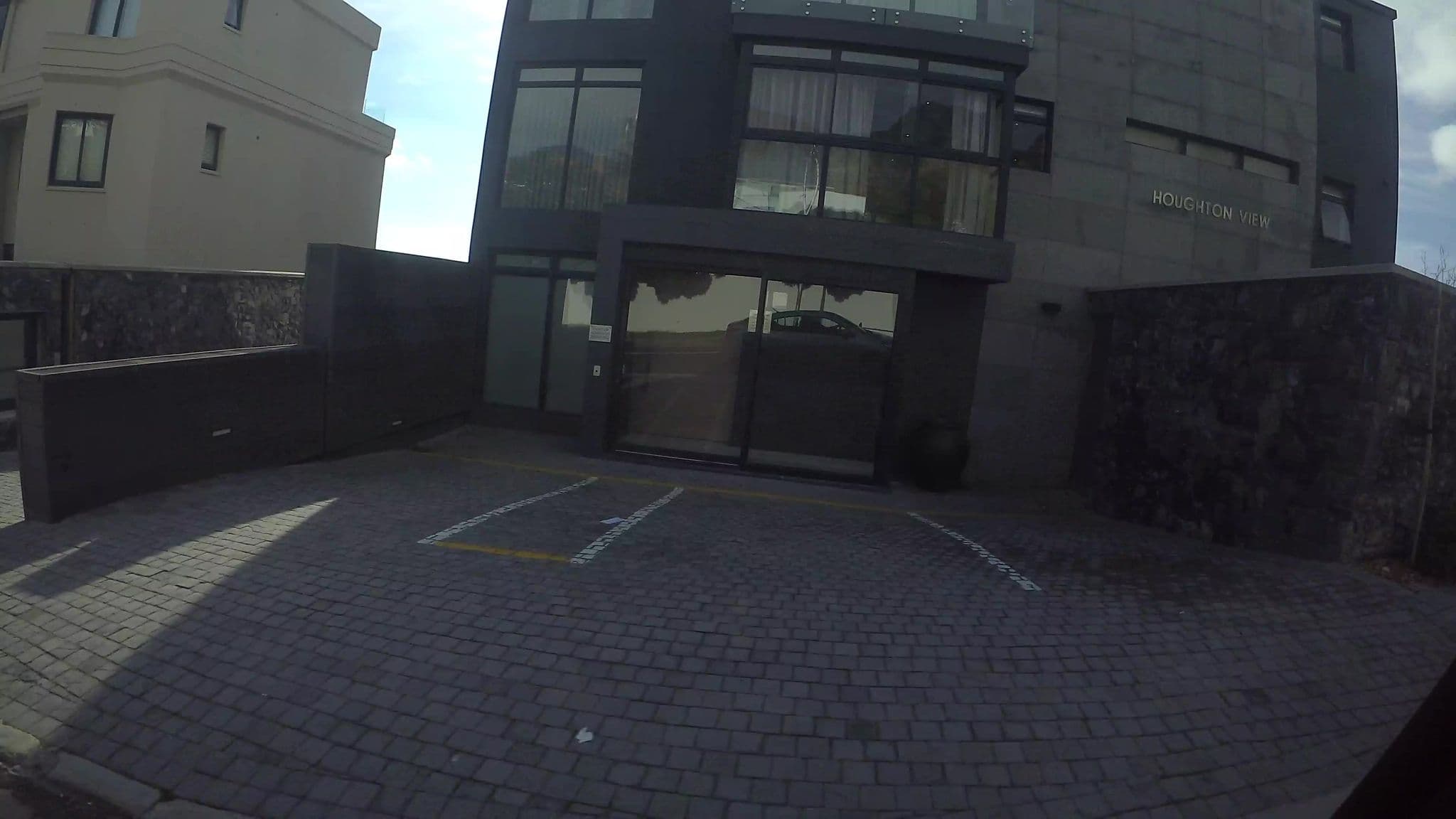 Street view near Living Hotel Lion’s Eye, Cape Town — © kaart_3 (CC BY-SA · Mapillary)