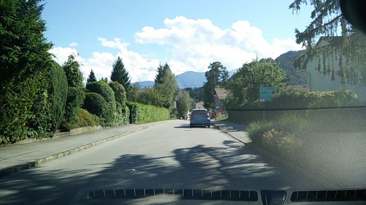 Street view near Hotel Eberhard, Kühnsdorf — © bellazambo (CC BY-SA · Mapillary)
