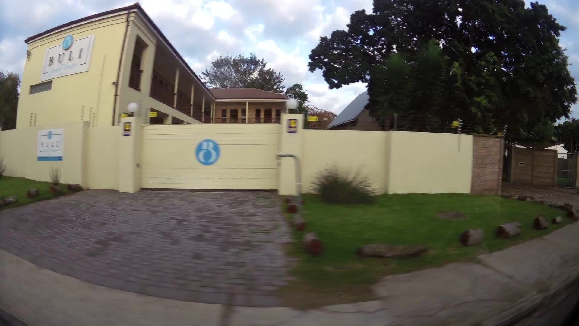 Street view near Buli Guesthouse, Gqeberha — © kaartcam (CC BY-SA · Mapillary)