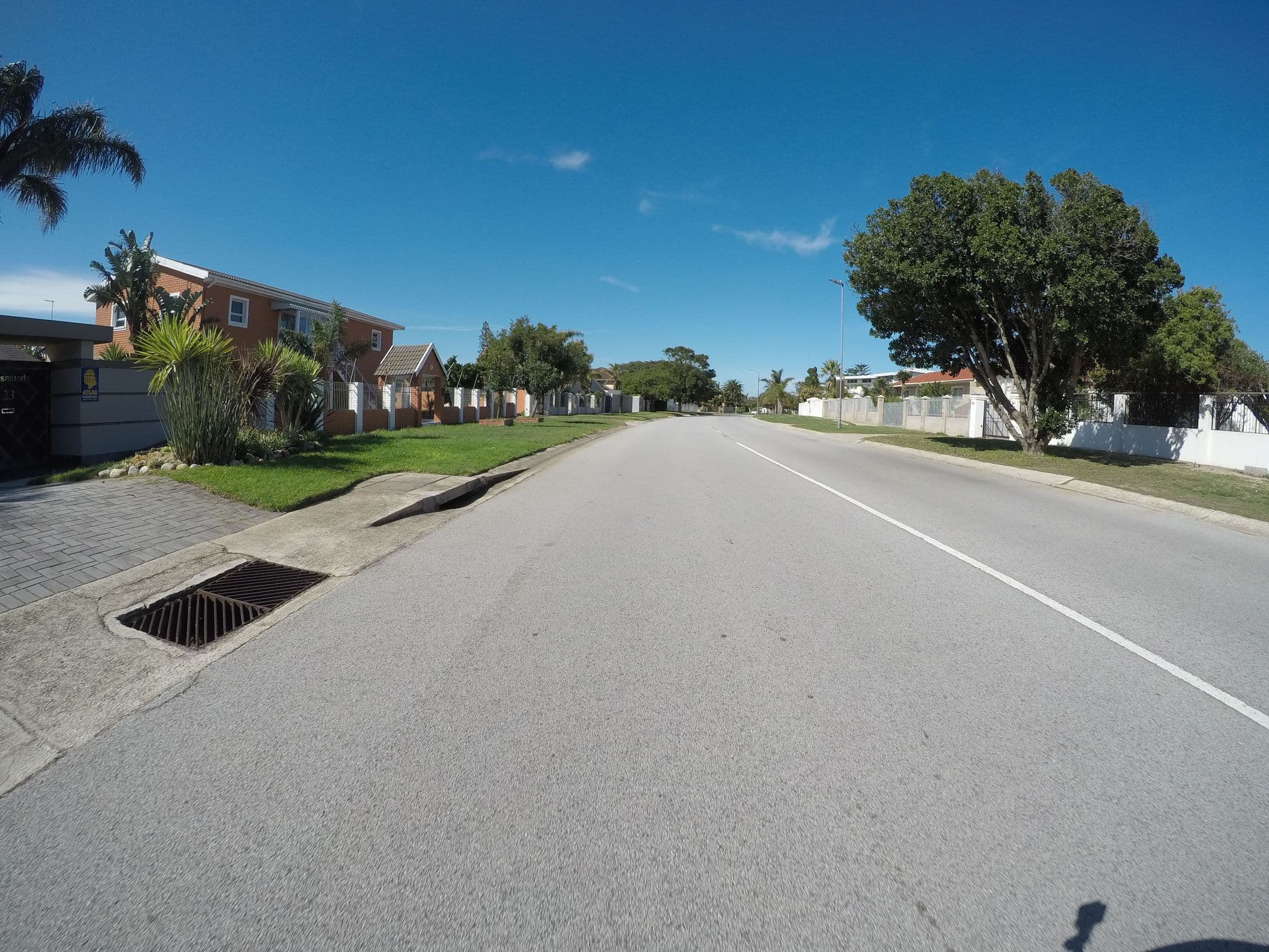 Street view near Bayside Bliss Studio Apartment, Gqeberha — © bergie (CC BY-SA · Mapillary)