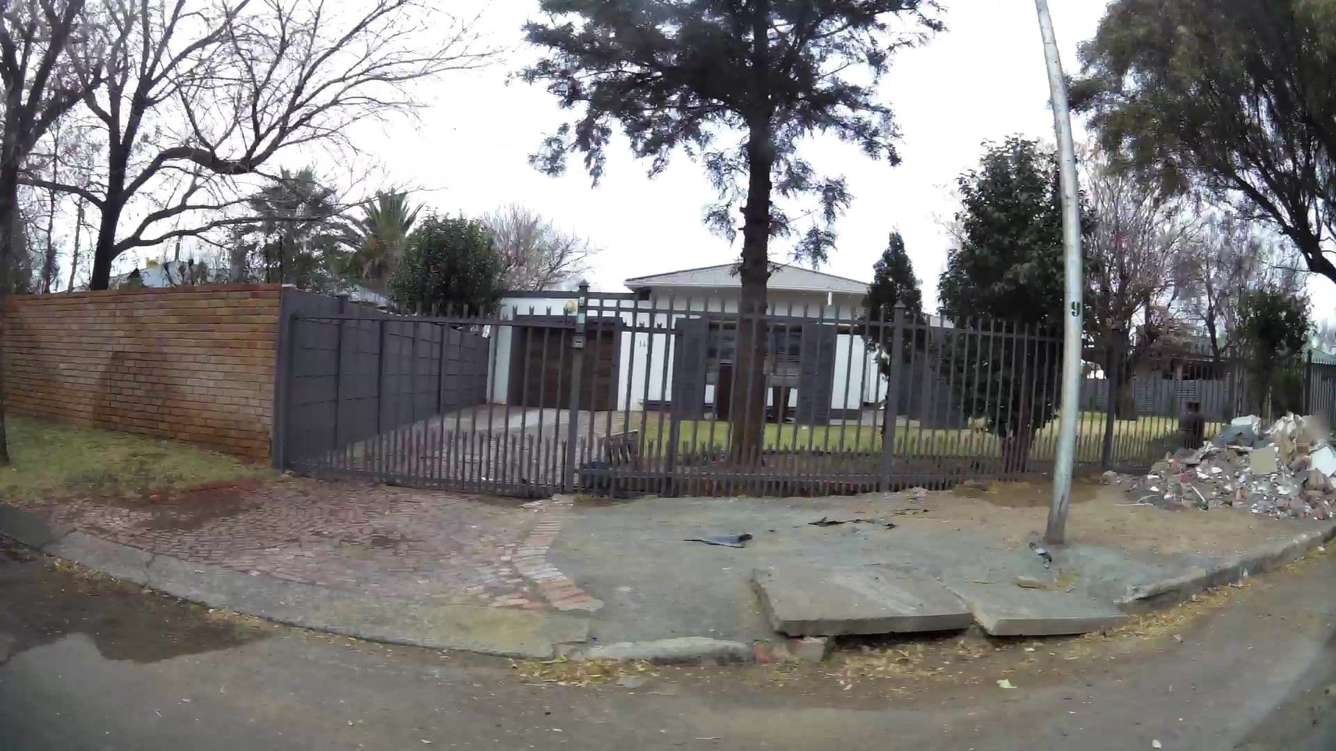 Street view near Huis Magrietjie, Bloemfontein — © kaartcam (CC BY-SA · Mapillary)