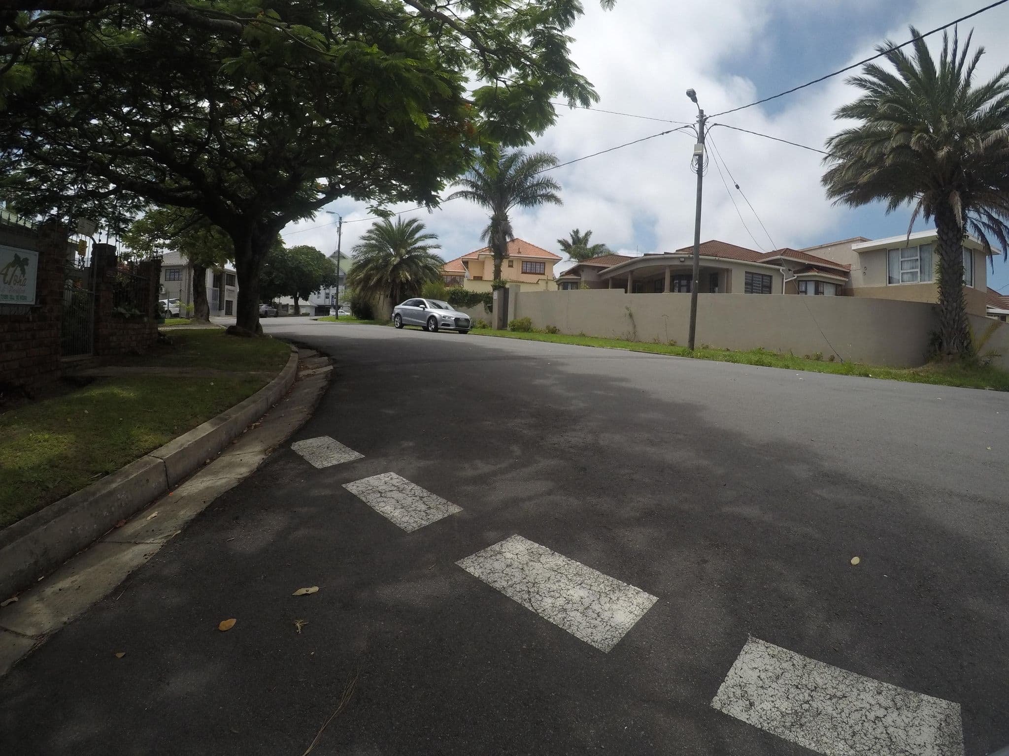 Street view near Aloha Bed & Breakfast, East London — © bergie (CC BY-SA · Mapillary)
