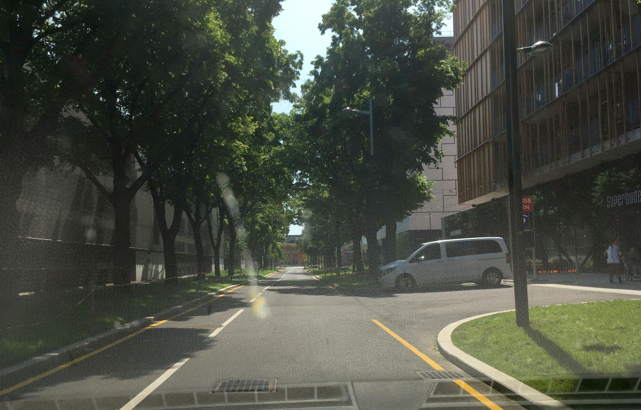 Street view near Superbude Wien Prater, Landstraße — © istefanos (CC BY-SA · Mapillary)