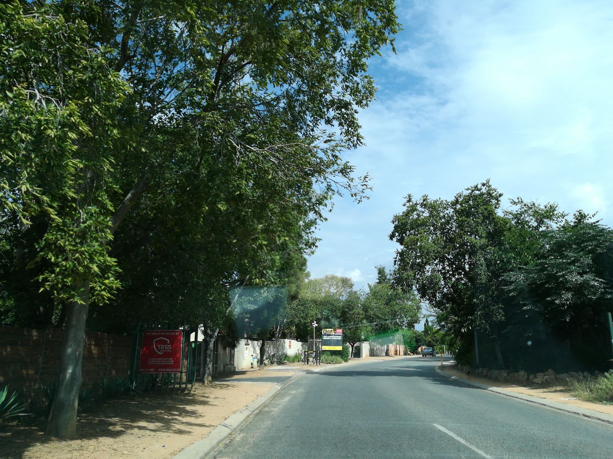 Street view near Birch Tree  Cottage, Randburg — © susan_langenhoven (CC BY-SA · Mapillary)