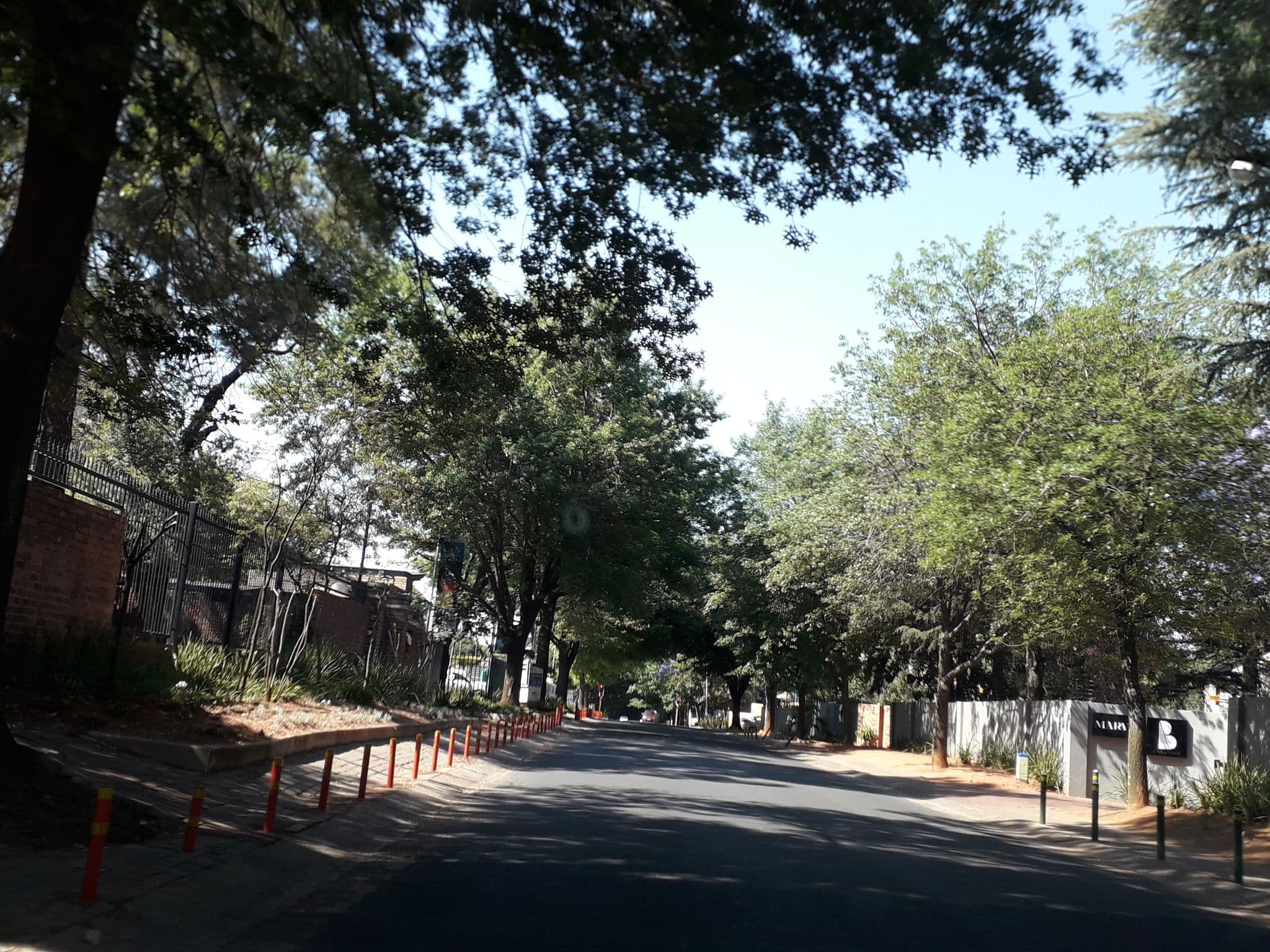 Street view near Oaklands Inn & Conference Centre, Randburg — © lenah (CC BY-SA · Mapillary)