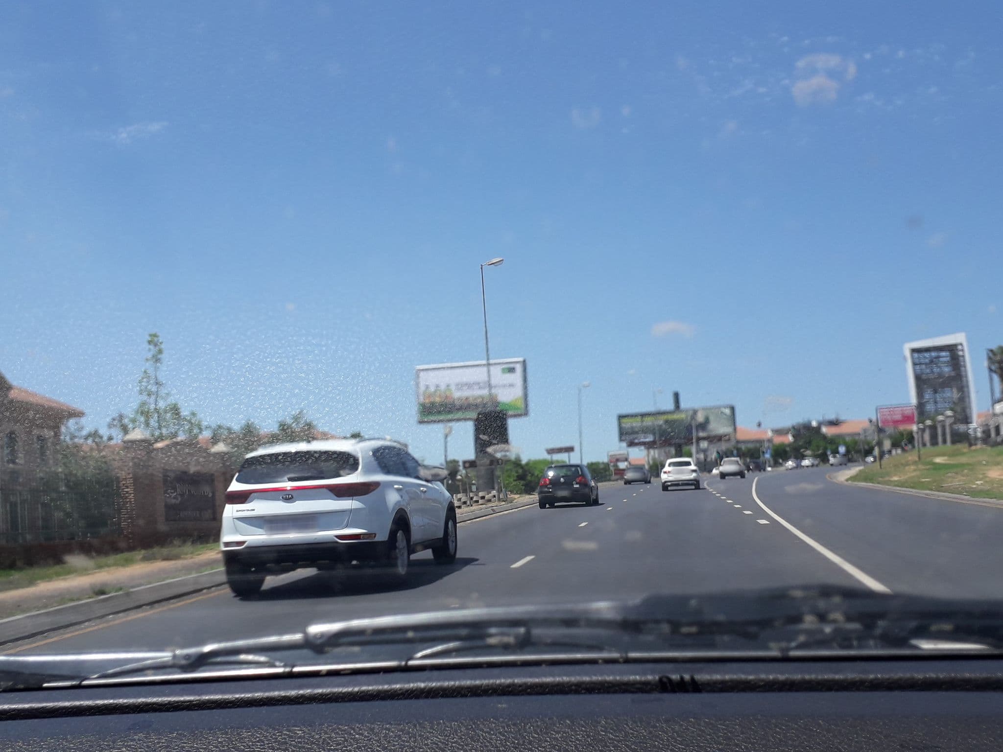 Street view near AA holidays, Alexandra — © lenah (CC BY-SA · Mapillary)