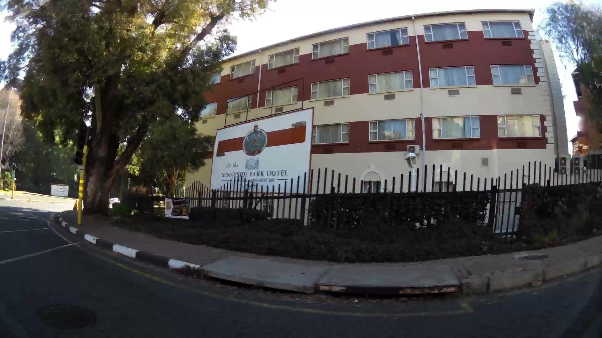 Street view near Sunnyside Park Hotel, Johannesburg — © kaartcam (CC BY-SA · Mapillary)
