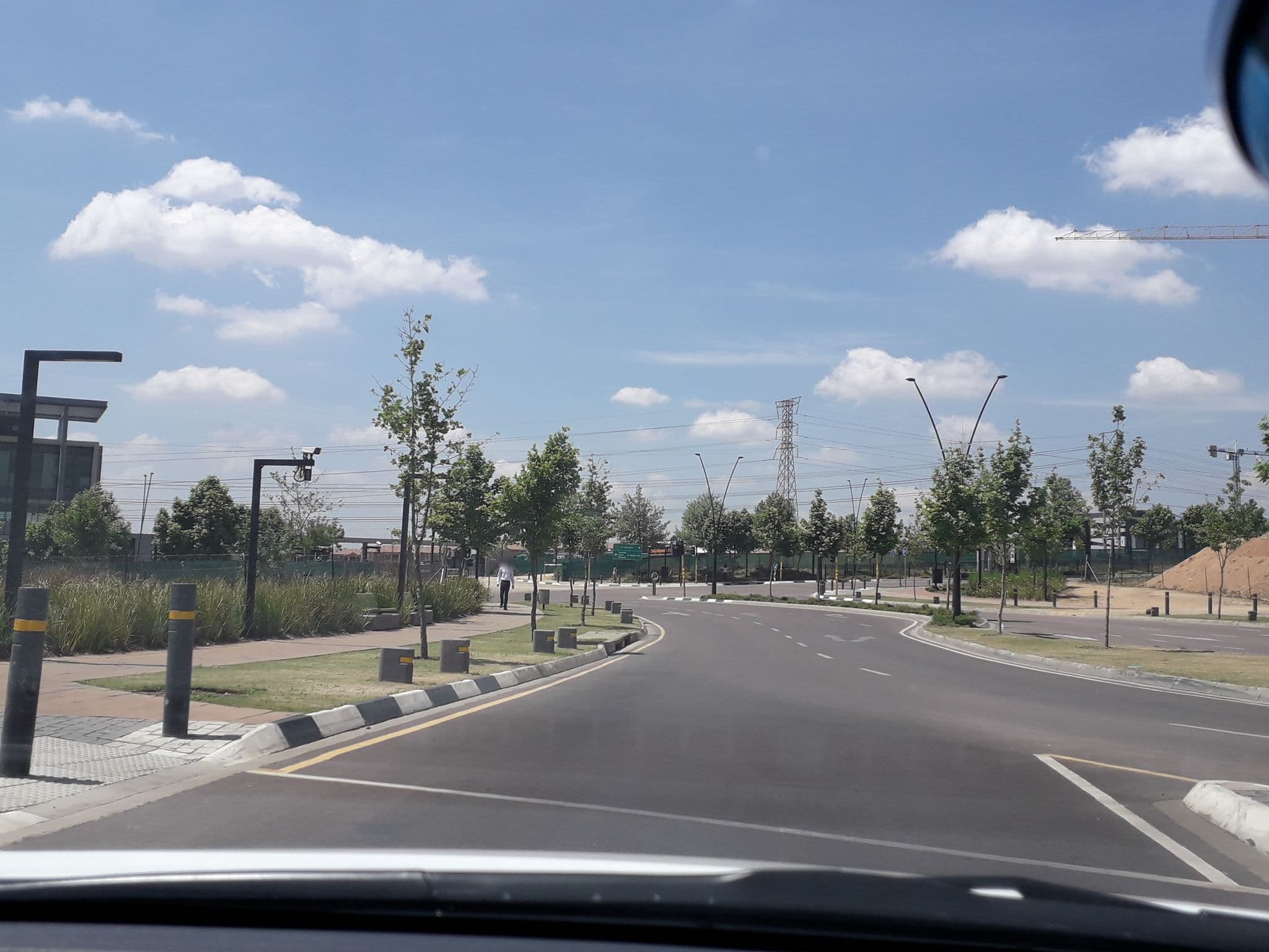 Street view near Waterfall Courtyard Hotel, Midrand — © lenah (CC BY-SA · Mapillary)