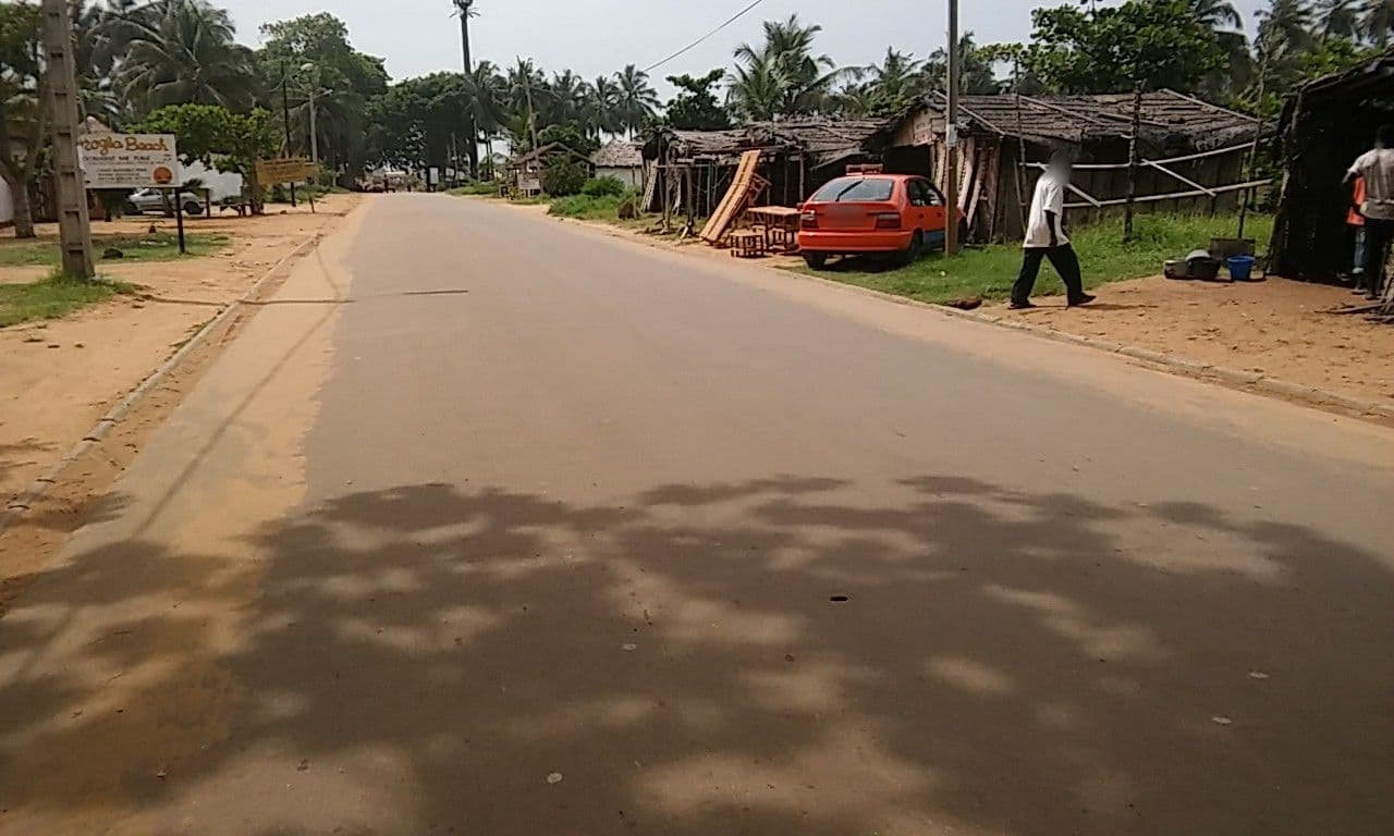 Street view near Drogba Beach, Grand-Bassam — © anebophil (CC BY-SA · Mapillary)