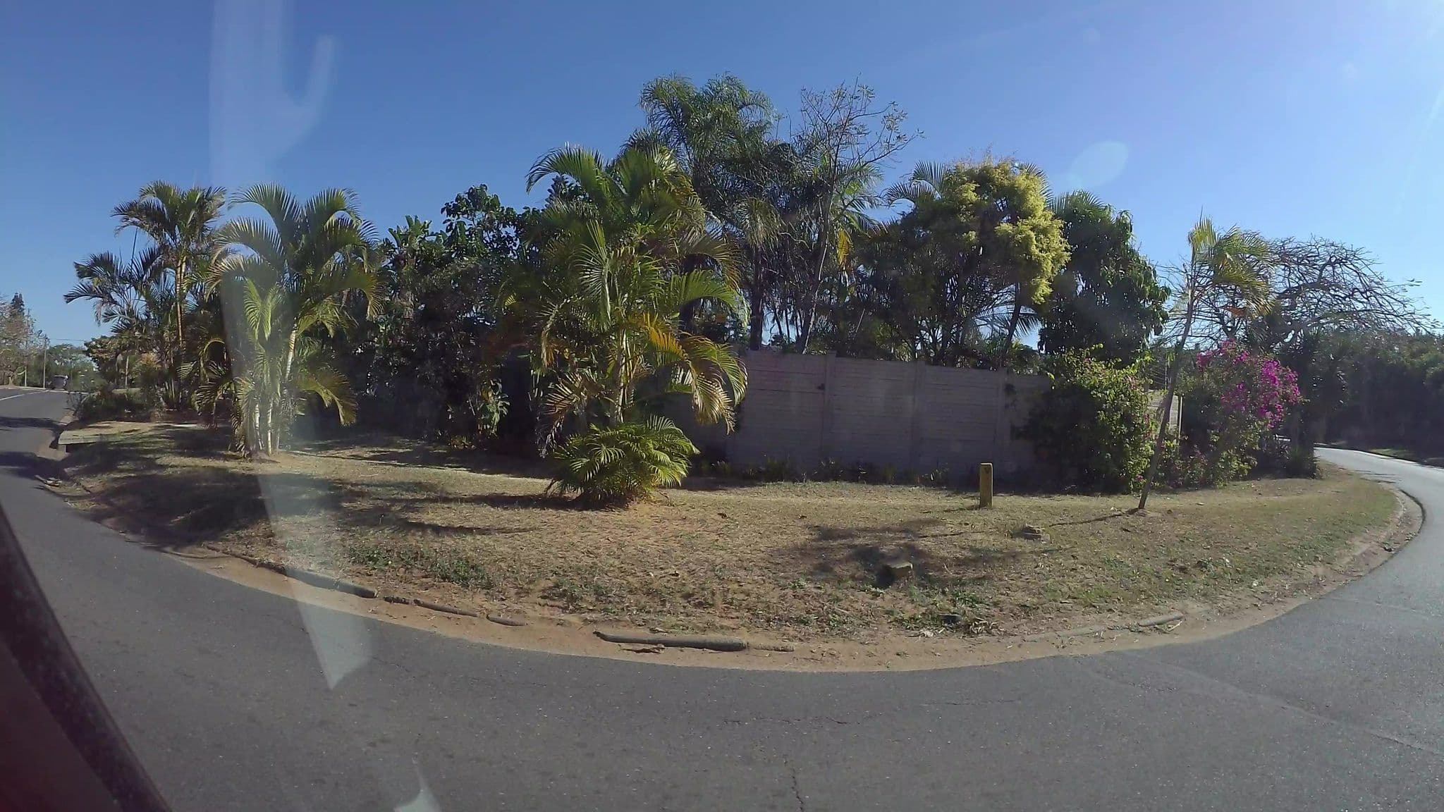 Street view near La Loggia, eMdloti — © kaart_3 (CC BY-SA · Mapillary)