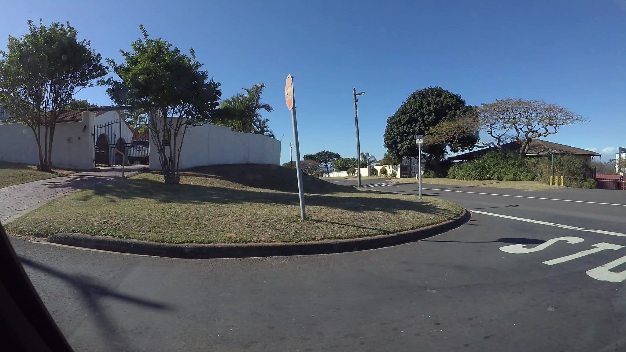 Street view near Crooked Tree Cottage Hotel, eMdloti — © kaart_3 (CC BY-SA · Mapillary)