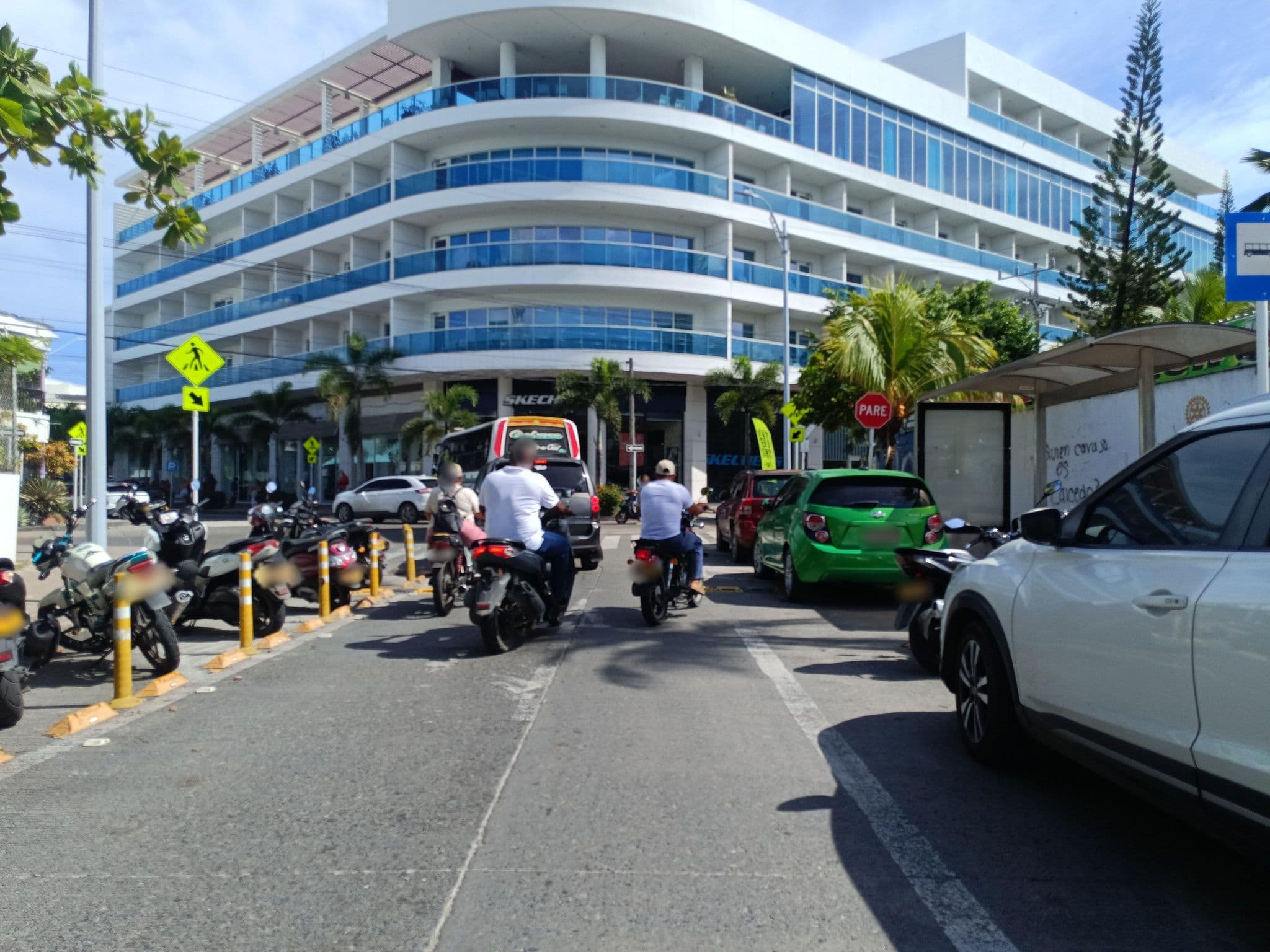 Street view near Aquamare hotel, San Andrés — © bluealmondhostel (CC BY-SA · Mapillary)