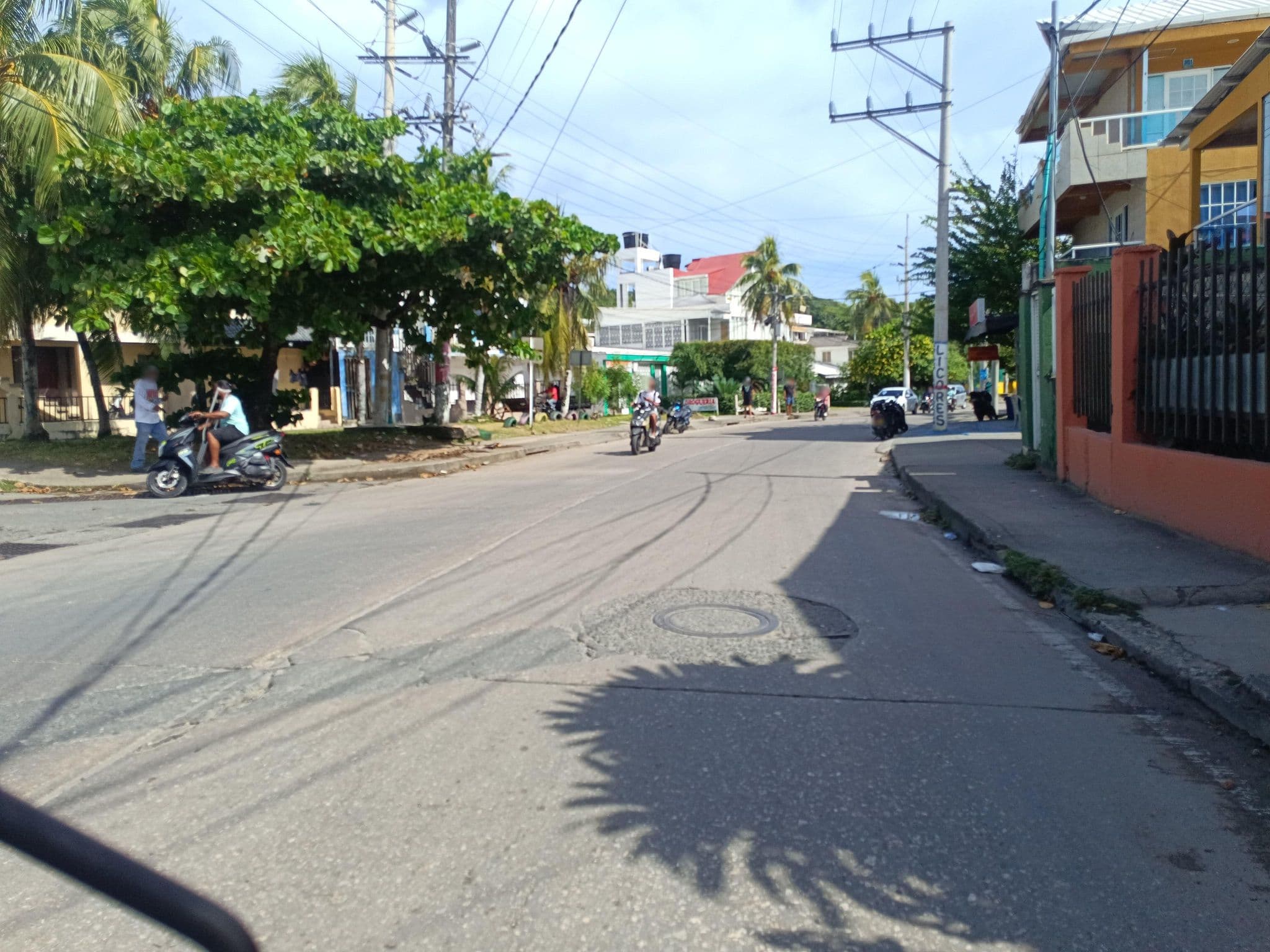 Street view near Sea Life San Andrés, San Andrés — © bluealmondhostel (CC BY-SA · Mapillary)