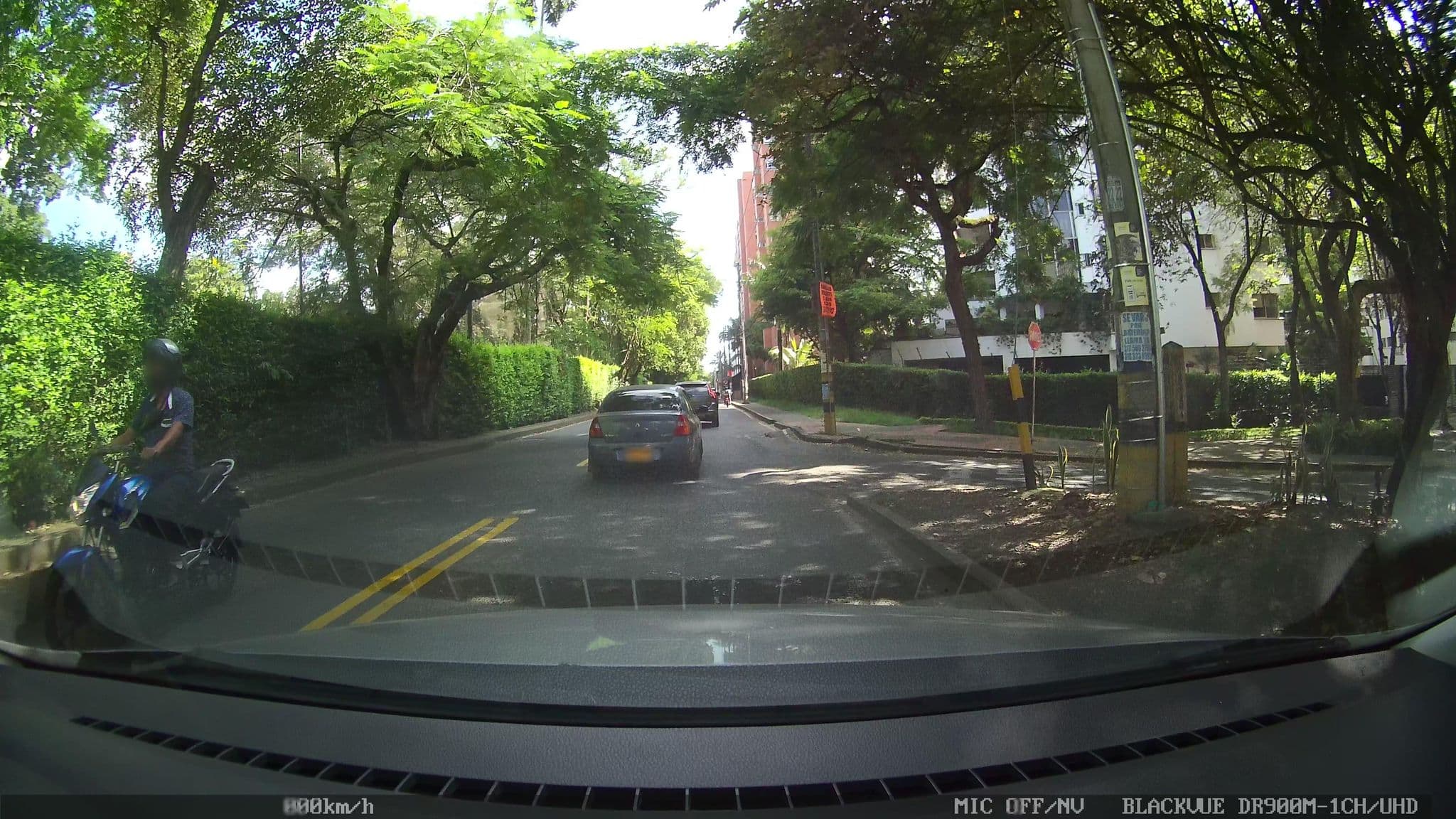 Street view near Casa Bella Suites, Cali — © kaart_2 (CC BY-SA · Mapillary)