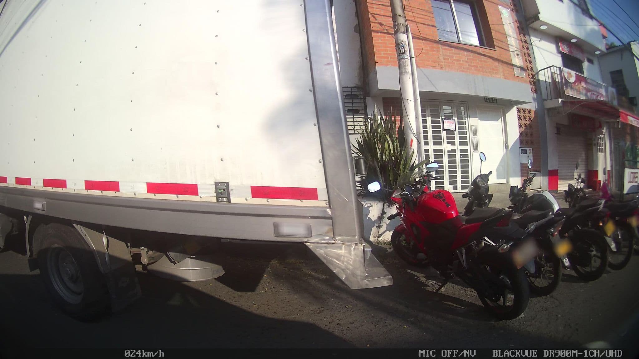 Street view near La Sucursal, Cali — © kaart_2 (CC BY-SA · Mapillary)